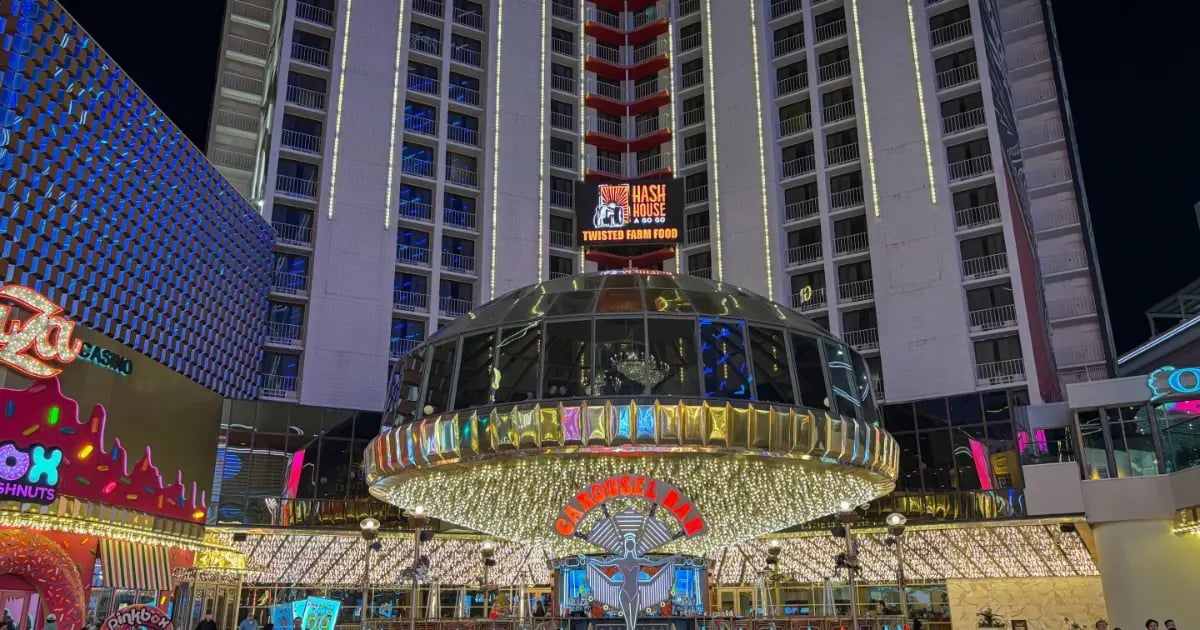 拉斯维加斯赌场收入下滑?数据揭秘:玩家投注热情不减,线上竞争加剧 拉斯维加斯赌场收入下滑?数据揭秘:玩家投注热情不减,线上竞争加剧