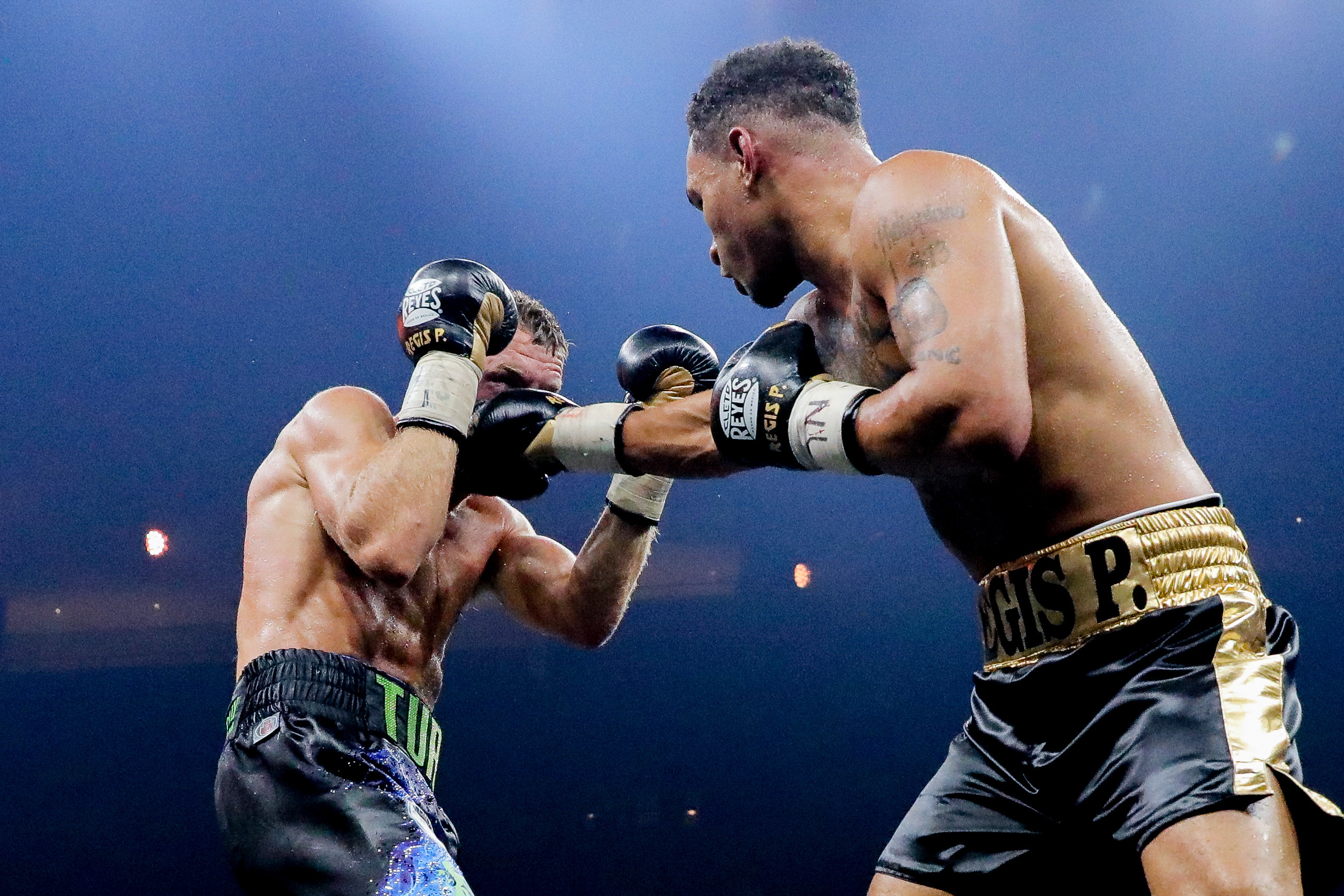 本恩VS普罗格雷斯:伦敦拳坛大战,本恩能否强势TKO? 本恩VS普罗格雷斯:伦敦拳坛大战,本恩能否强势TKO?