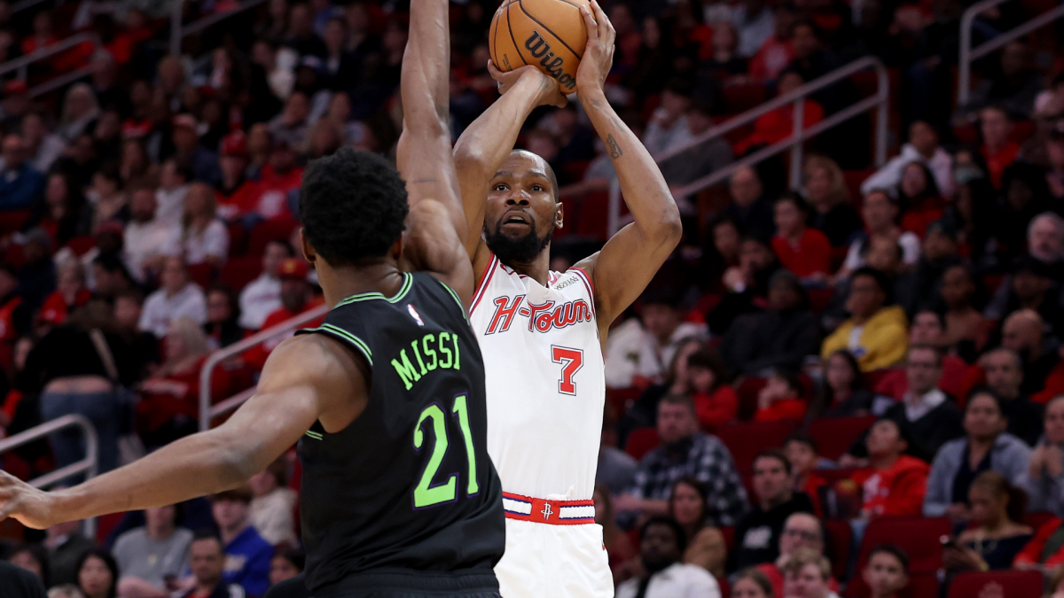 杜兰特里程碑：超越诺维茨基，直逼乔丹，37岁仍是效率之王