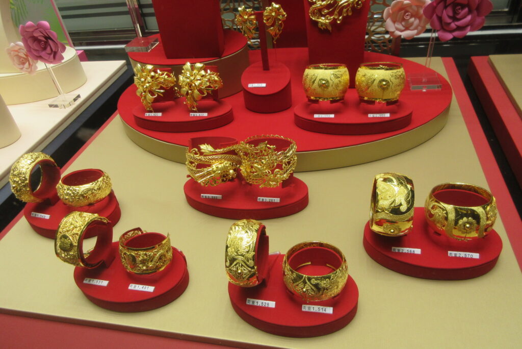 周大福Q4业绩炸裂：金价飙升助推销售，内地市场领跑