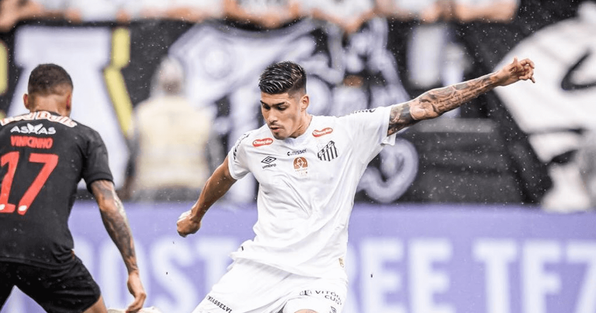 巴甲焦点战：沙佩科恩斯主场迎战桑托斯，谁能笑到最后？