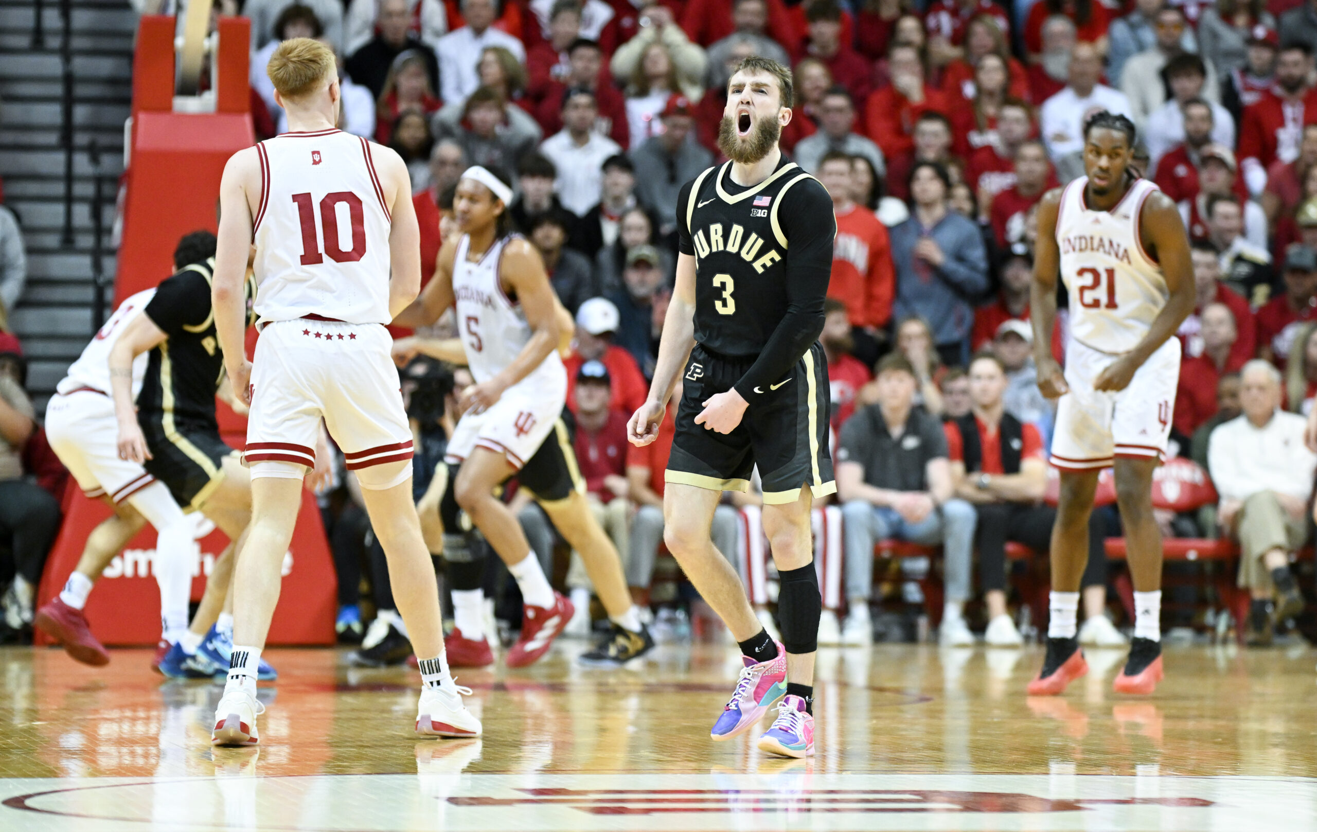 NCAA焦点战：普渡大学两连败后客场再战印第安纳，深度解析为何看好普渡-4.5与总分大151.5