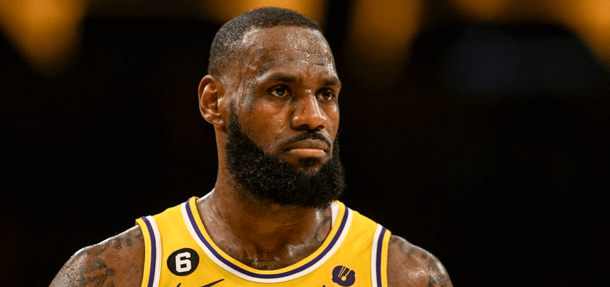 詹姆斯21年神迹终结！65场规则引爆NBA争议，东契奇也悬了？