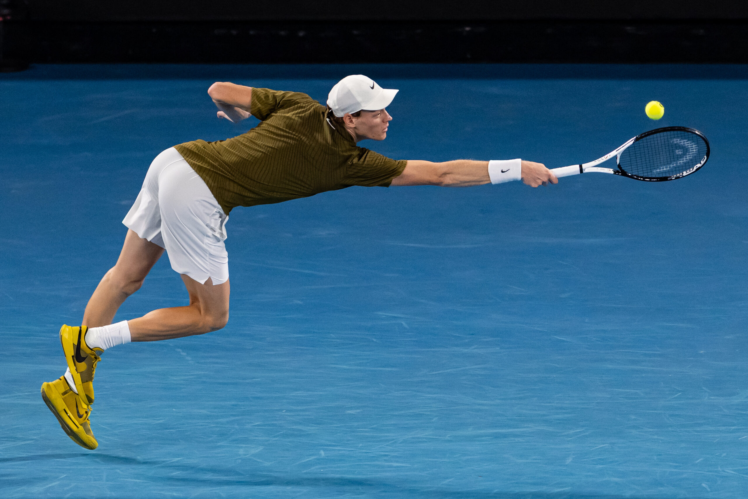 ATP多哈赛：辛纳对决门西克，新星能否撼动世界第二？