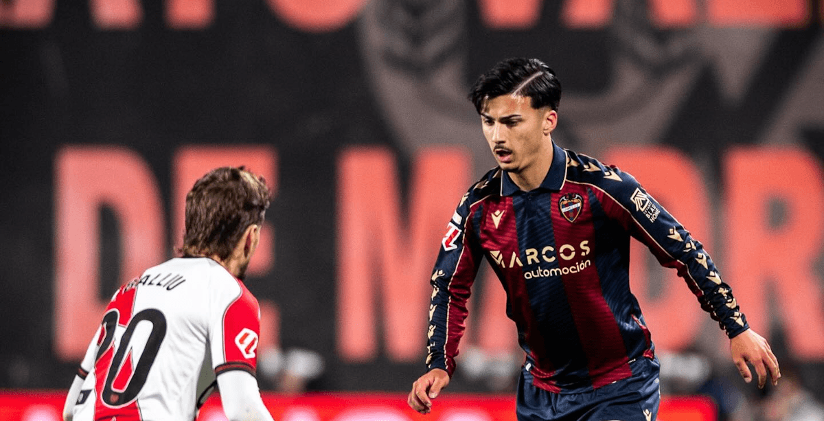 西甲保级大战：莱万特主场迎战奥维耶多，谁能笑到最后？