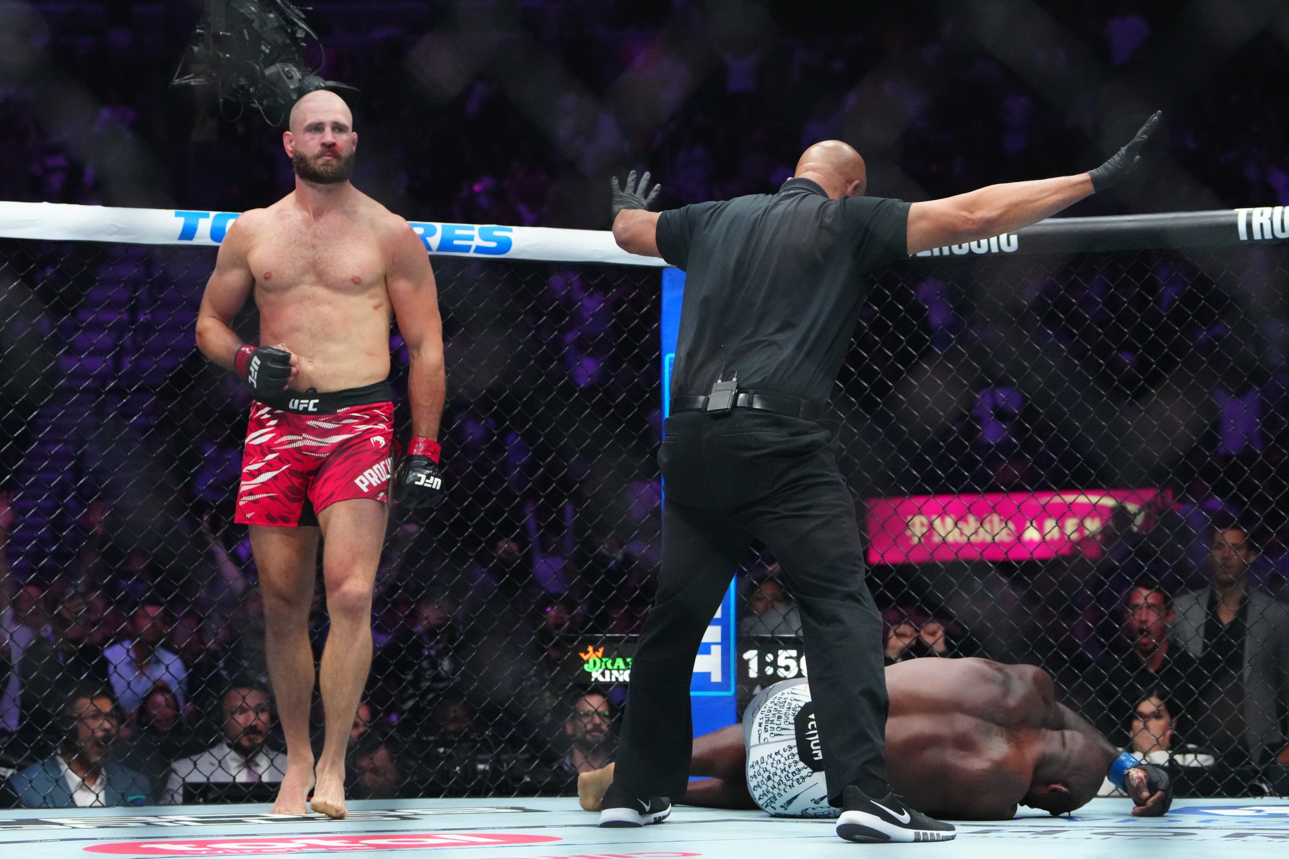 UFC 327轻重量级冠军战:普罗哈兹卡对阵乌尔伯格前瞻 UFC 327轻重量级冠军战:普罗哈兹卡对阵乌尔伯格前瞻