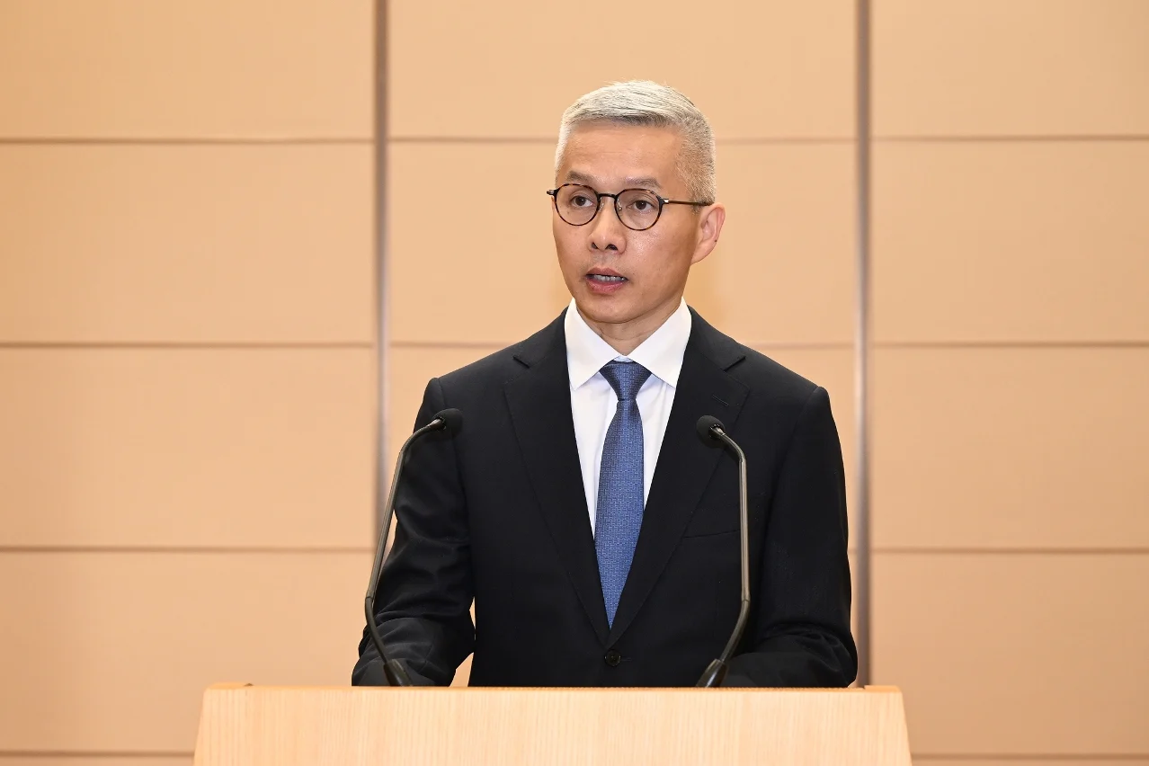 澳门机场高层大洗牌：前经济财政司司长戴建业履新