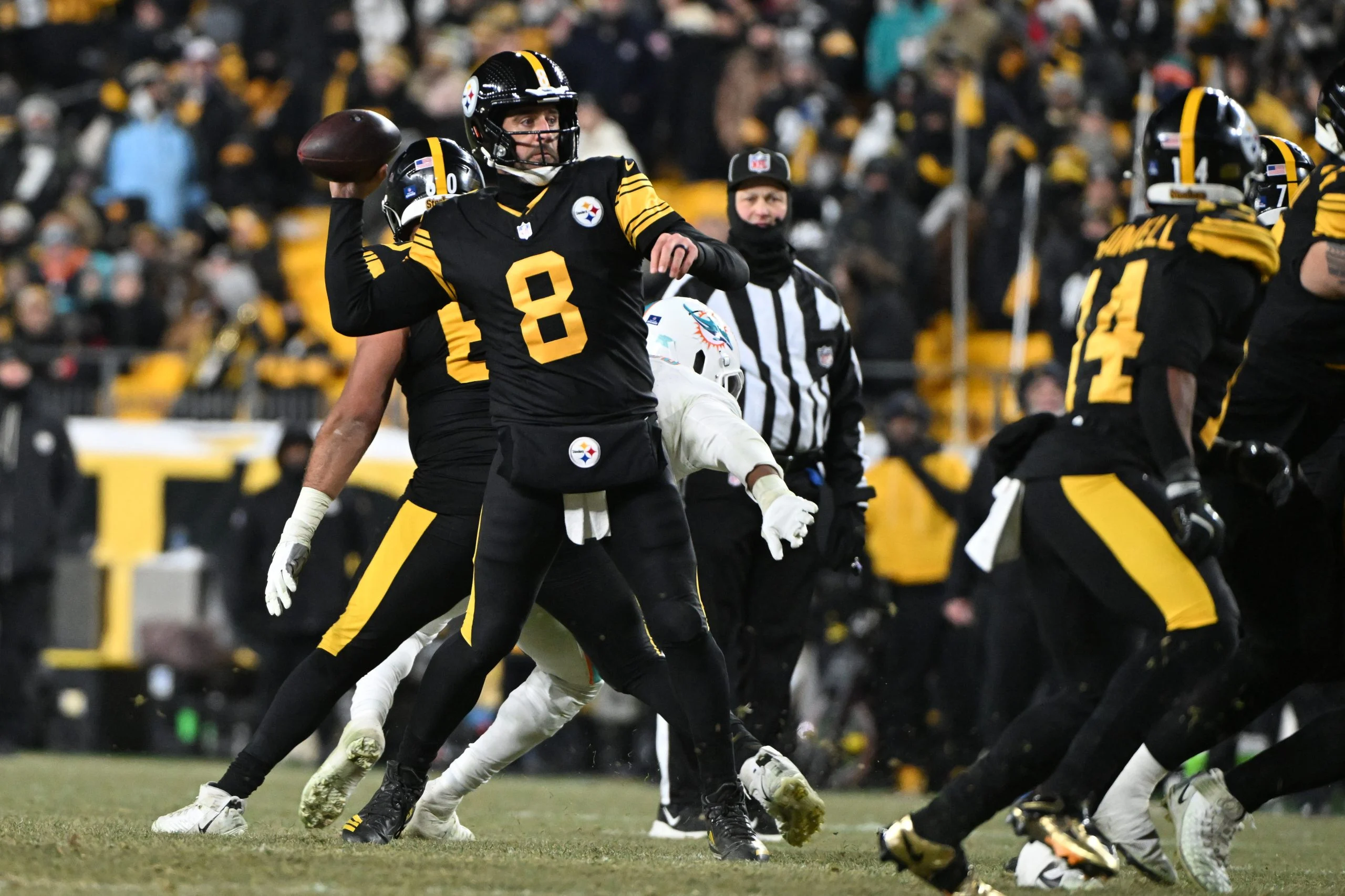 NFL周1焦点战:猎鹰vs钢人深度分析与投注策略 NFL周1焦点战:猎鹰vs钢人深度分析与投注策略