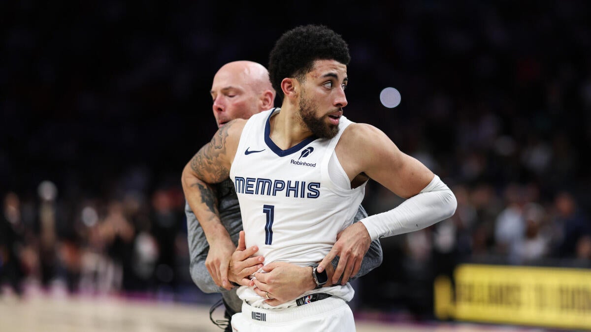 NBA赛场火药味浓:小皮蓬与加德纳冲突互殴遭驱逐 NBA赛场火药味浓:小皮蓬与加德纳冲突互殴遭驱逐