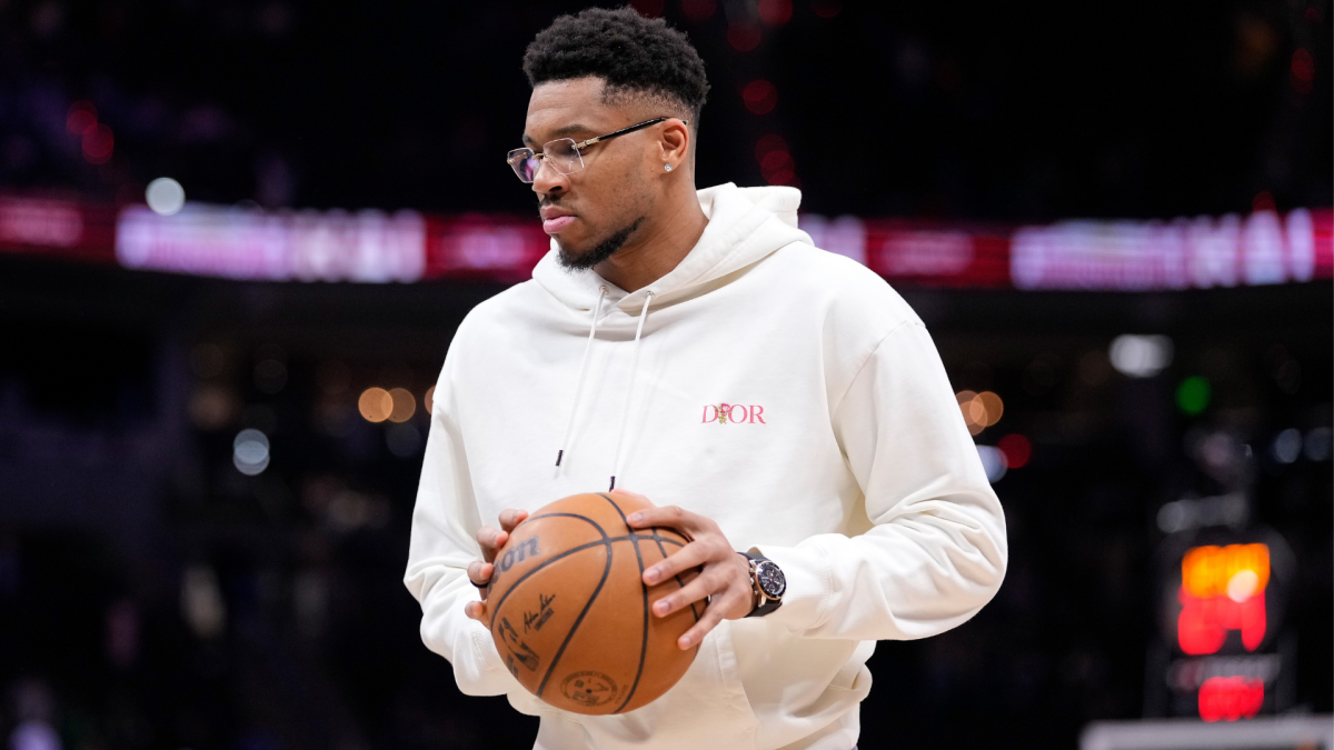 字母哥复出冲击季后赛：雄鹿的短期豪赌与未来困境