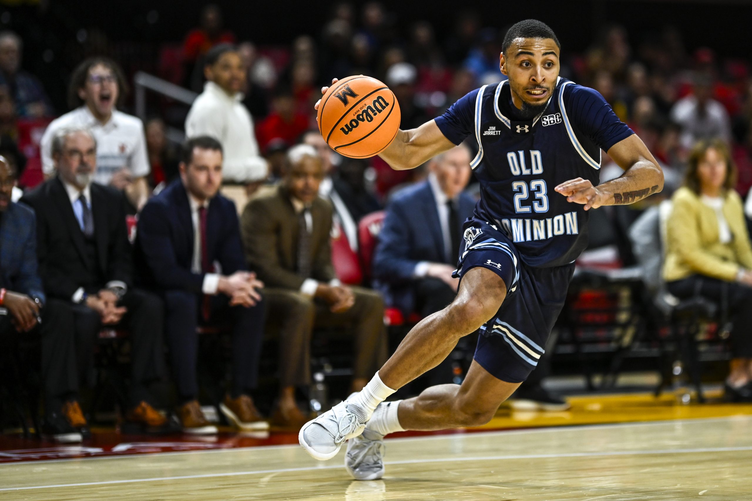 太阳带锦标赛前瞻:两场焦点战深度分析与投注建议 太阳带锦标赛前瞻:两场焦点战深度分析与投注建议