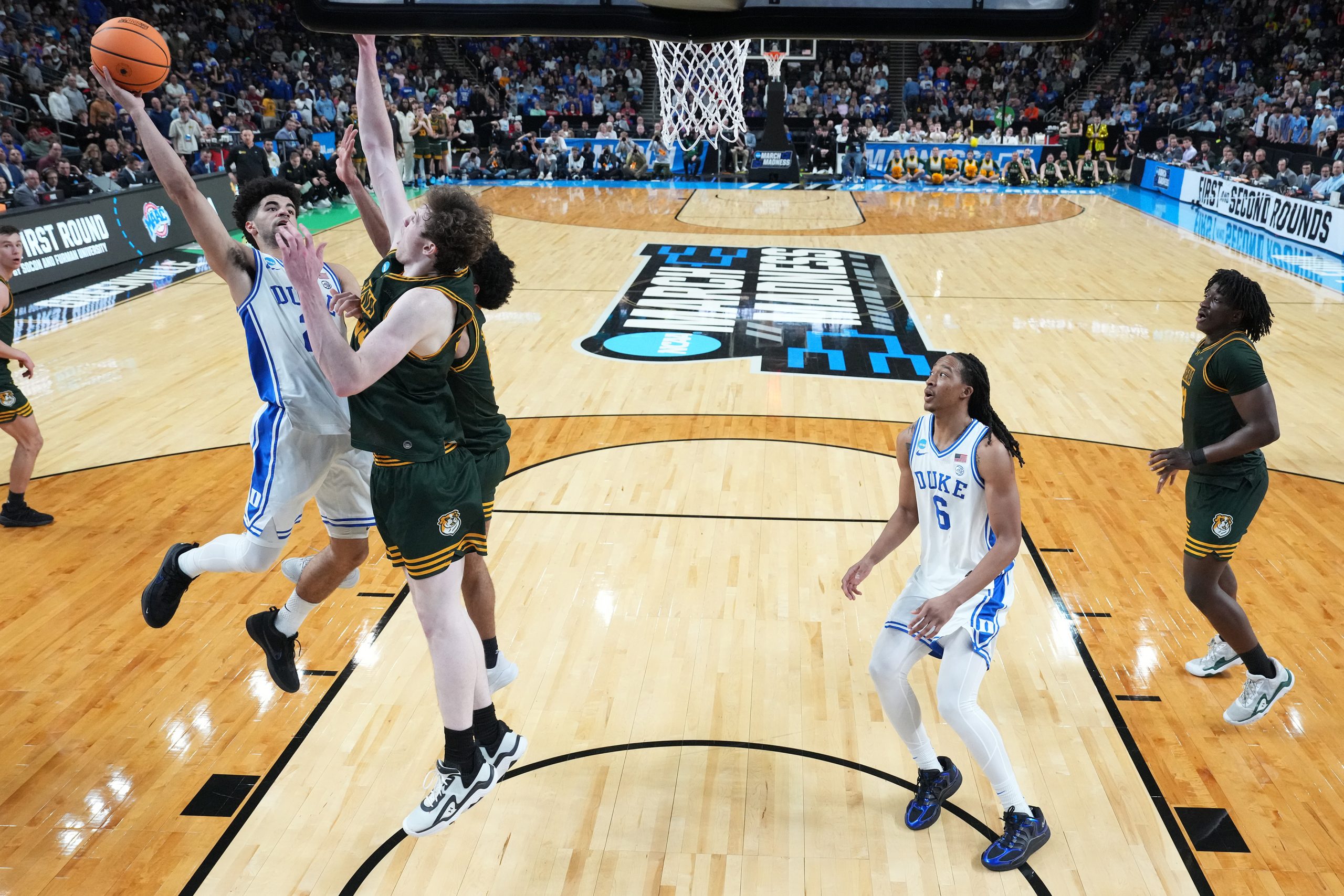 2026疯狂三月：预测市场如何为你的“烂签”续命？