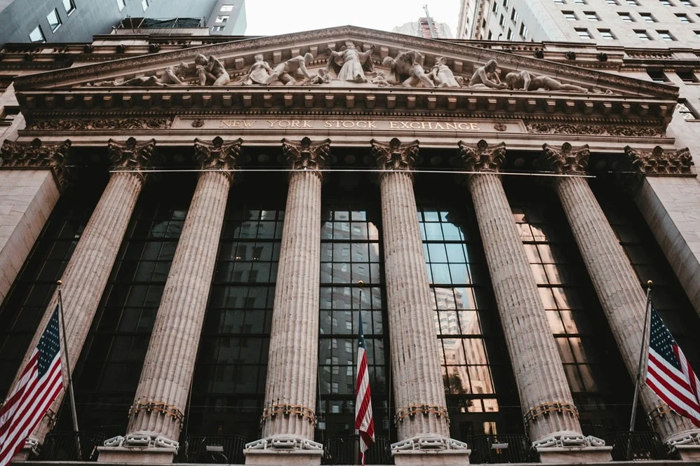 嘉信理财联手Cboe进军预测市场:S&P 500二元期权搅动金融圈 嘉信理财联手Cboe进军预测市场:S&P 500二元期权搅动金融圈