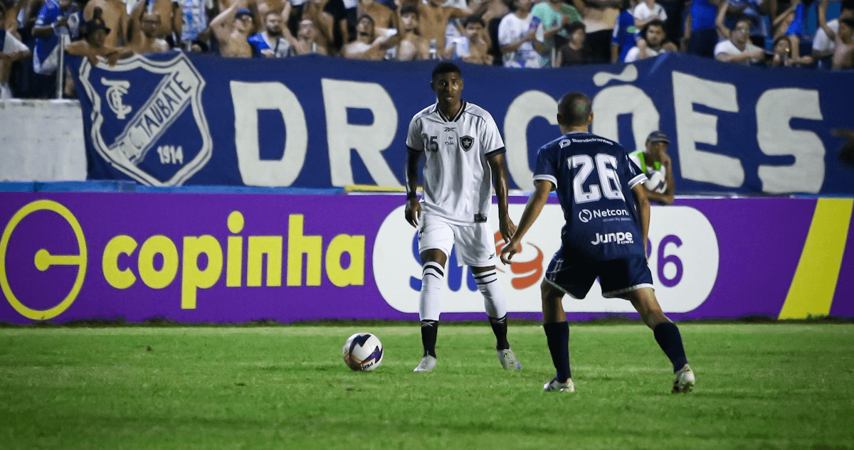 巴西里约州联赛：桑帕约科雷亚对阵博塔弗戈，战术与韧性对决