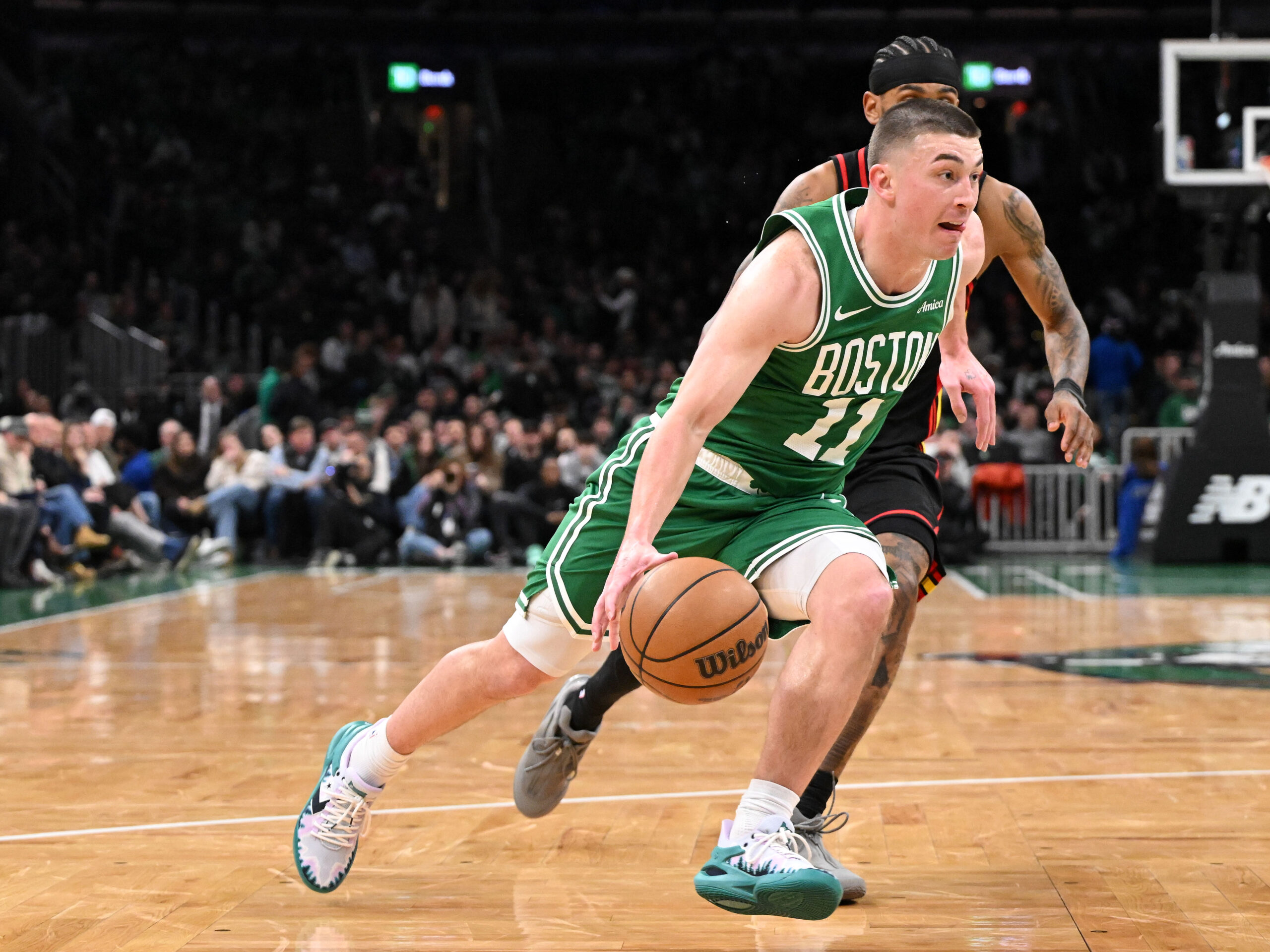 NBA前瞻：凯尔特人vs雄鹿，巨星缺阵下谁能主宰战局？