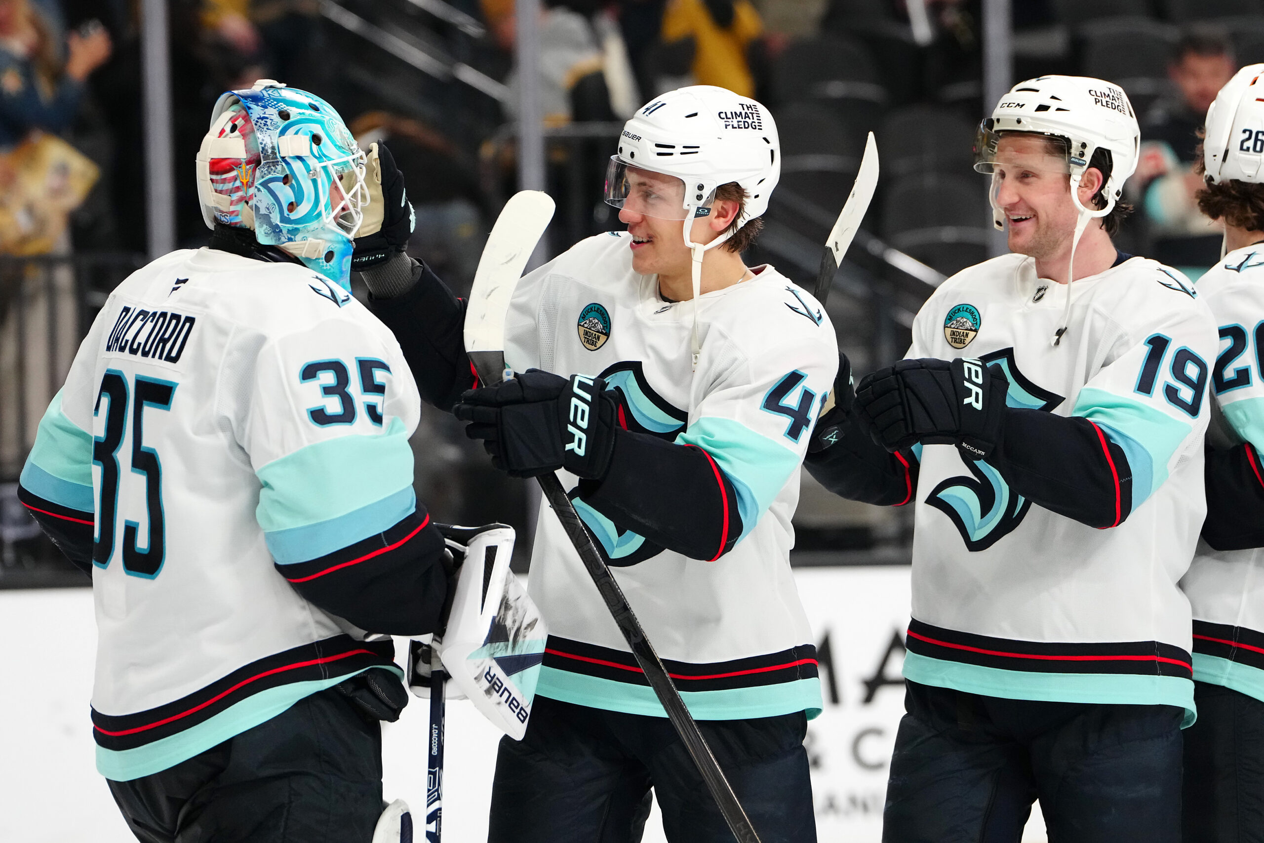 NHL前瞻：海怪客场挑战国王，季后赛门票争夺战一触即发！