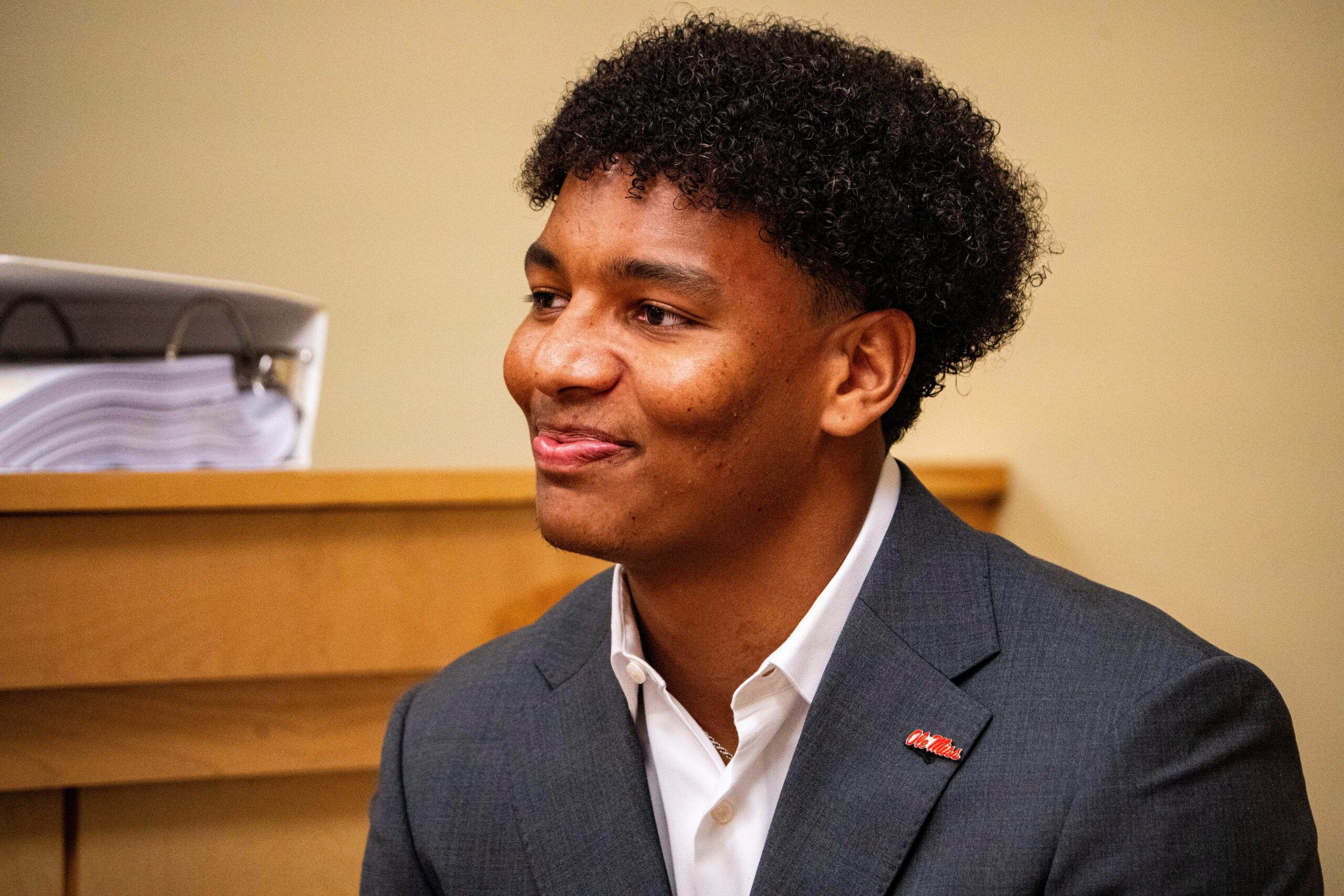 法庭裁决颠覆NCAA格局：奥勒密斯四分卫回归引爆大学橄榄球赔率市场