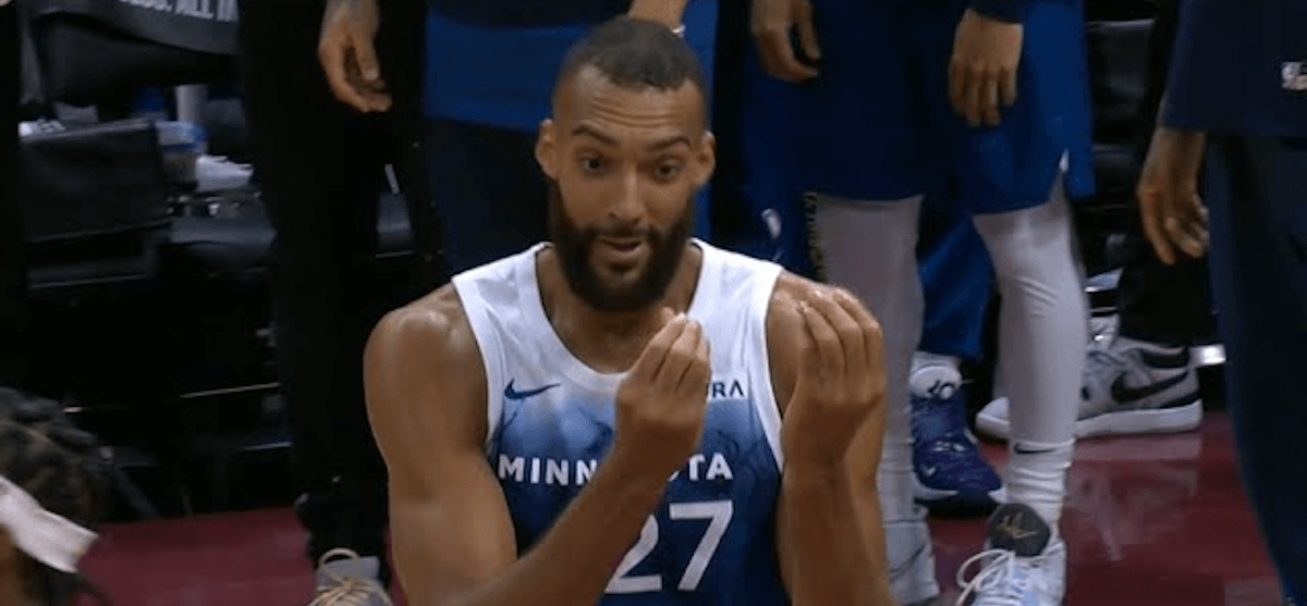 戈贝尔遭禁赛一场：森林狼防守核心缺阵，联盟严打恶意犯规