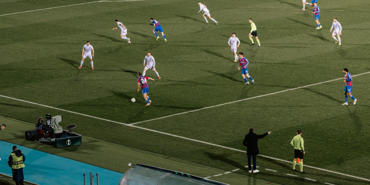 水晶宫vs兹林尼斯基:欧会杯生死战,主场优势能否定乾坤? 水晶宫vs兹林尼斯基:欧会杯生死战,主场优势能否定乾坤?