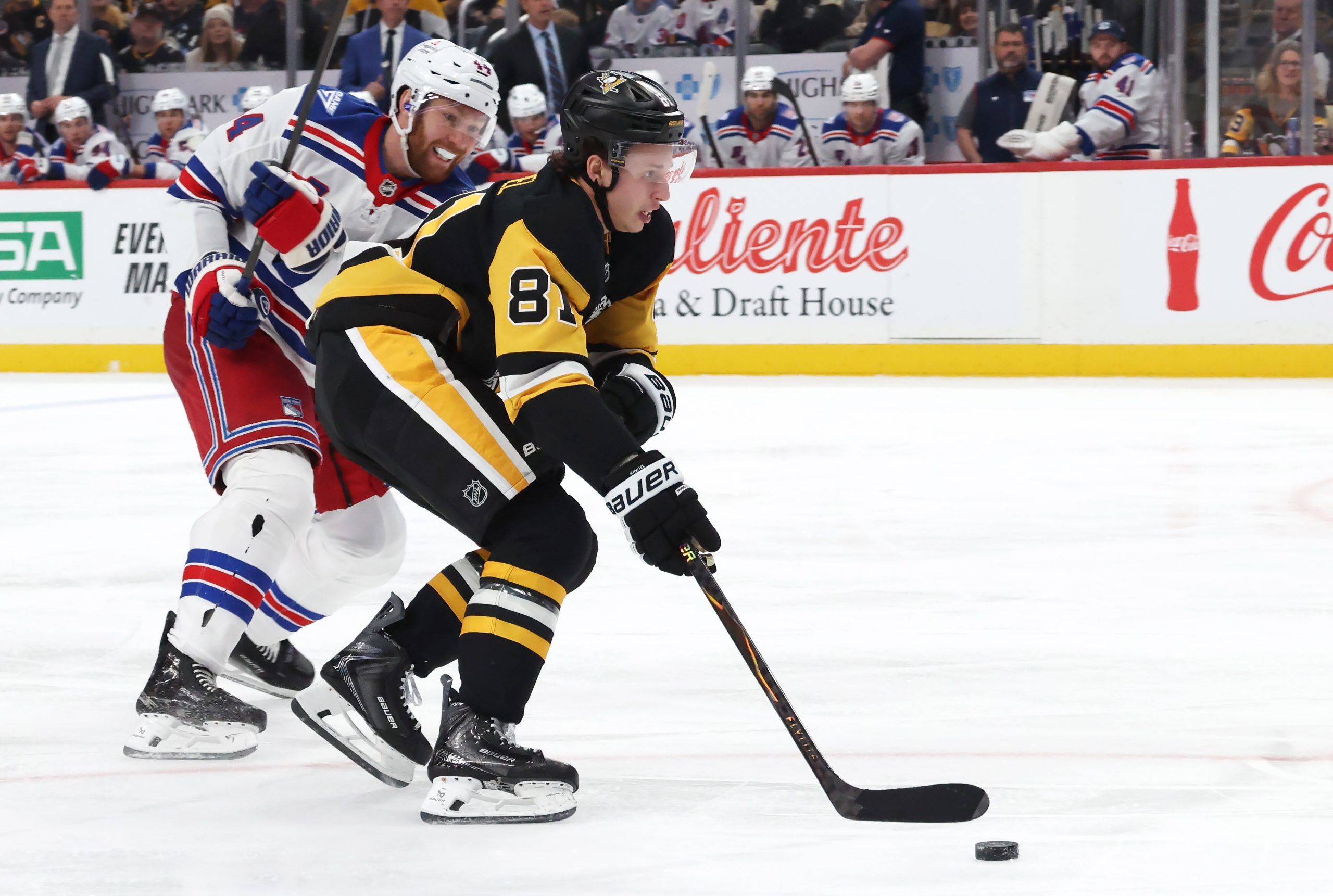 NHL前瞻：企鹅客战游骑兵，冰球大战谁主沉浮？