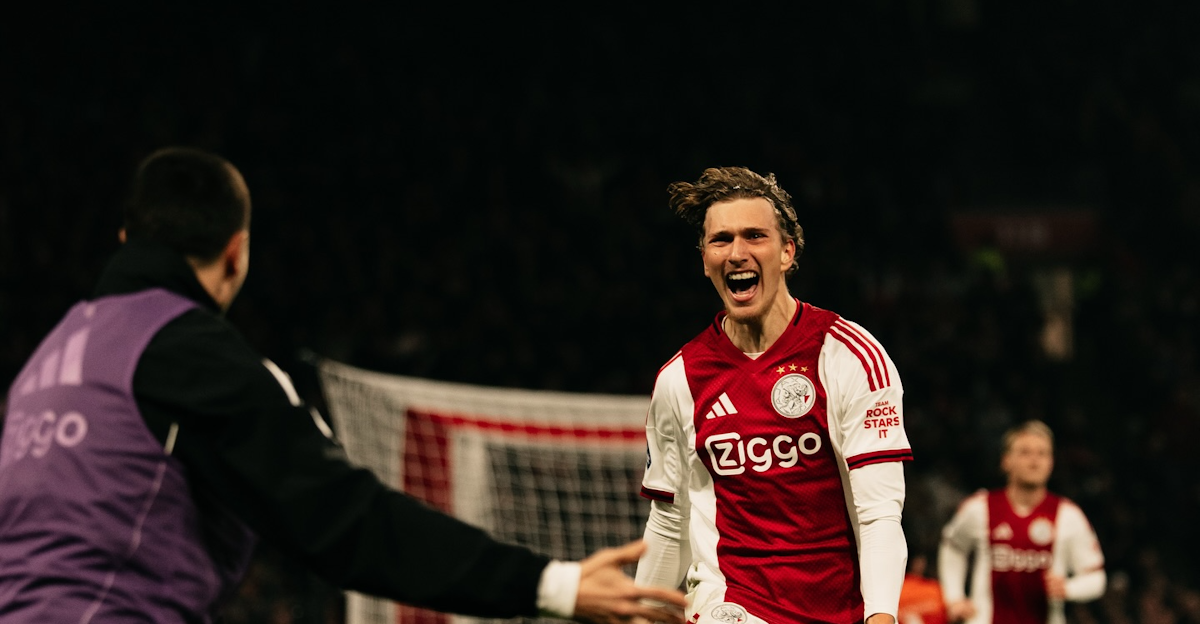 荷甲前瞻：兹沃勒 vs 阿贾克斯，谁能笑到最后？