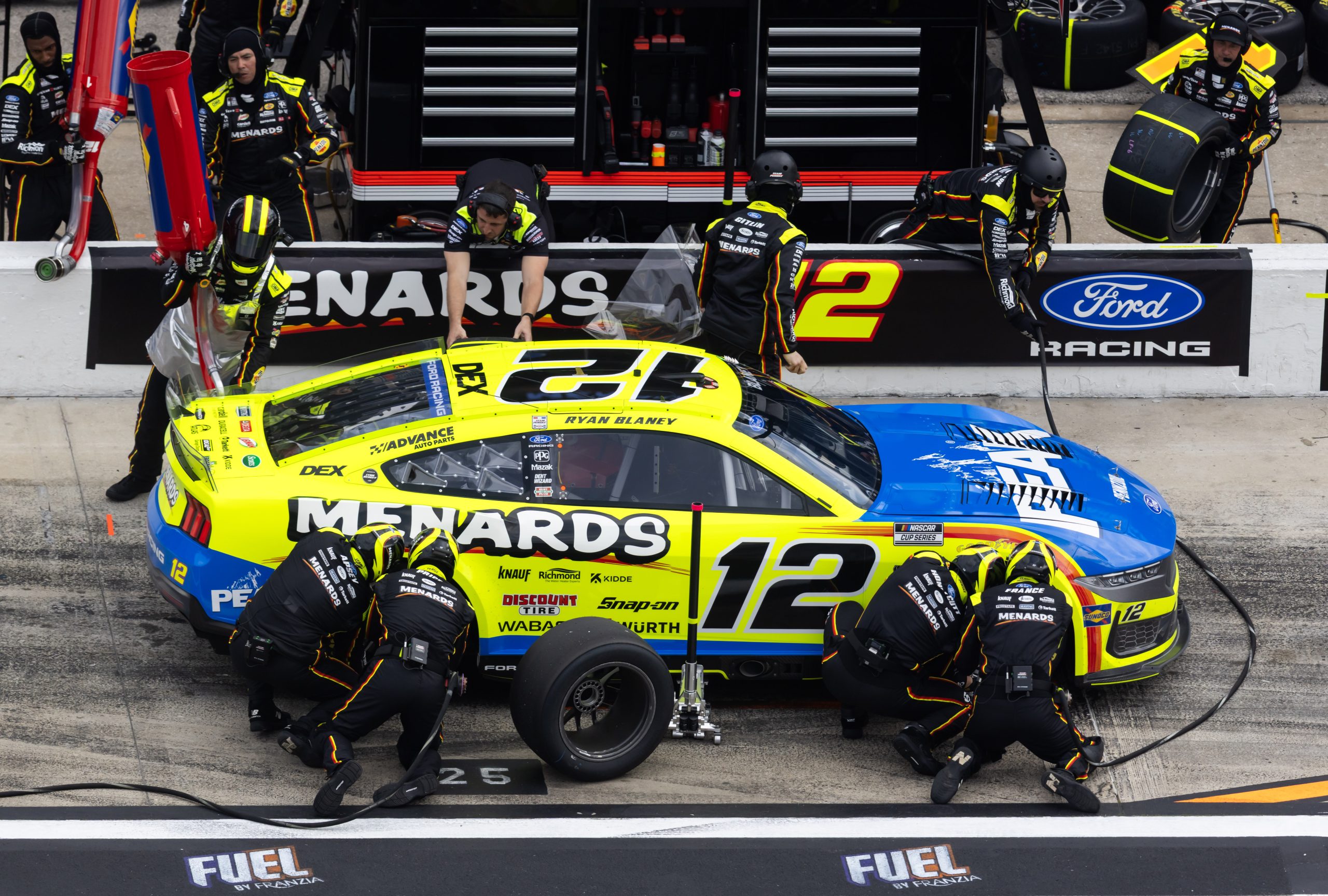 凤凰赛道NASCAR DFS:20美元搏10万美元,专家阵容深度解析 凤凰赛道NASCAR DFS:20美元搏10万美元,专家阵容深度解析