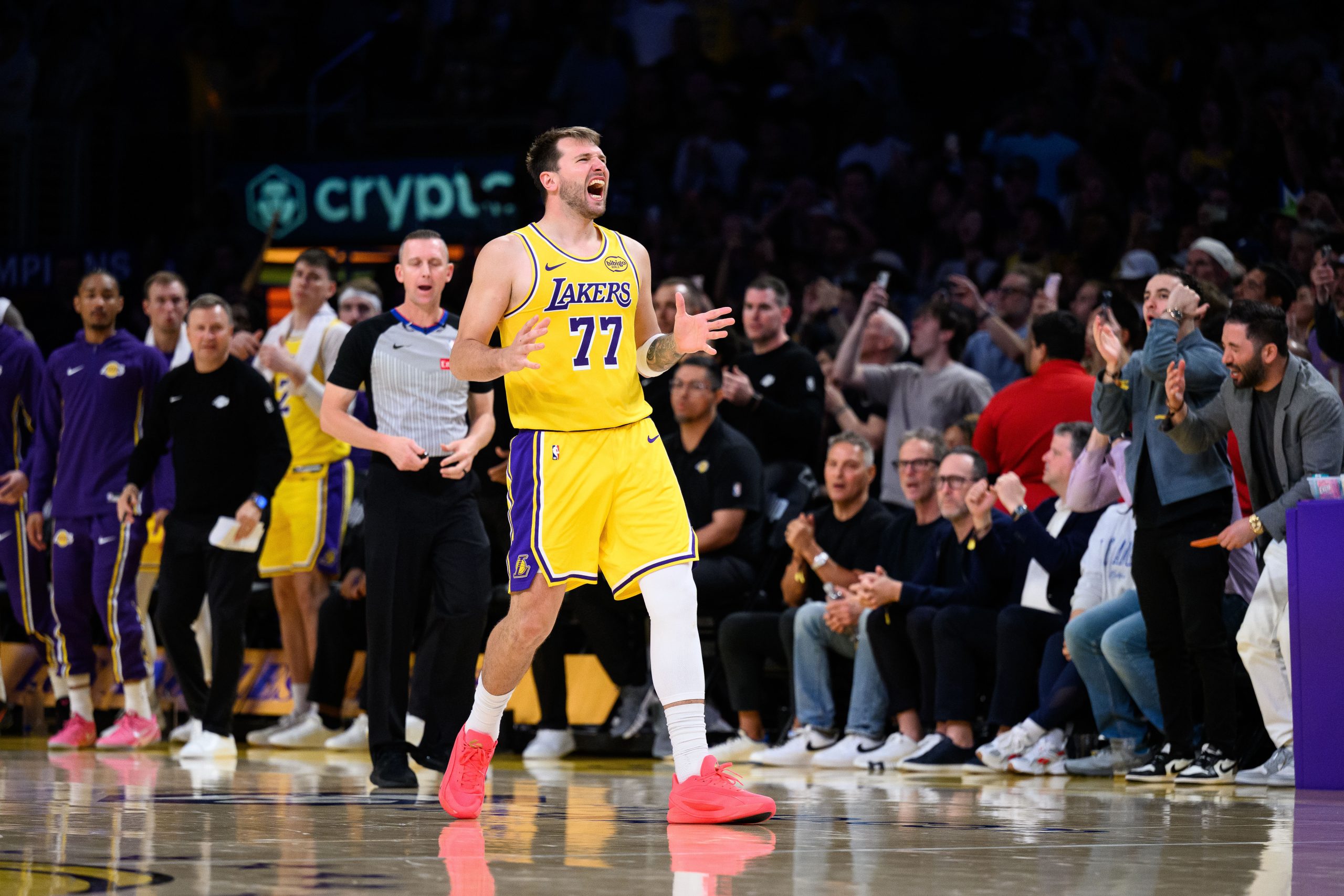 NBA焦点战：东契奇、文班亚马、班切罗数据预测，谁能打出爆炸表现？