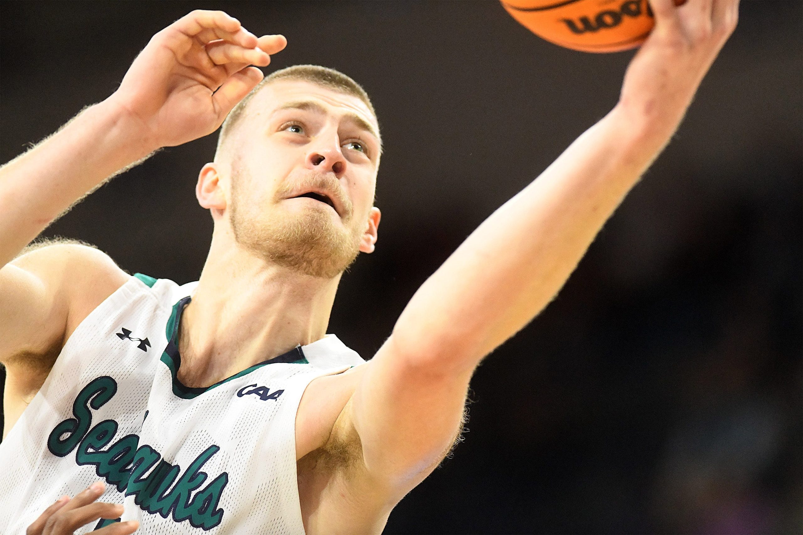 NCAA男篮：UNC Wilmington客场爆冷，耶鲁能否守住主场？