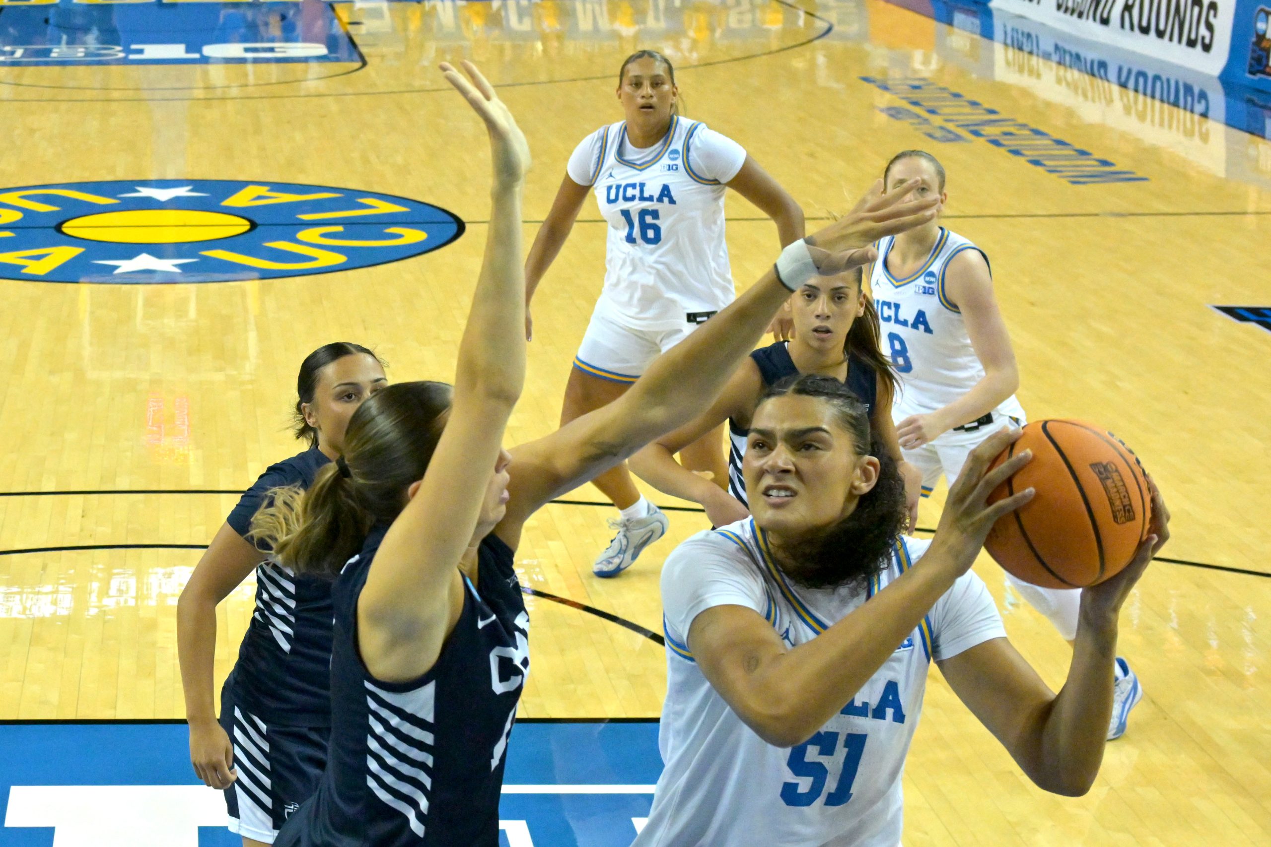 NCAA女篮：UCLA vs 俄克拉荷马州立大学，甜蜜十六强门票争夺战深度分析