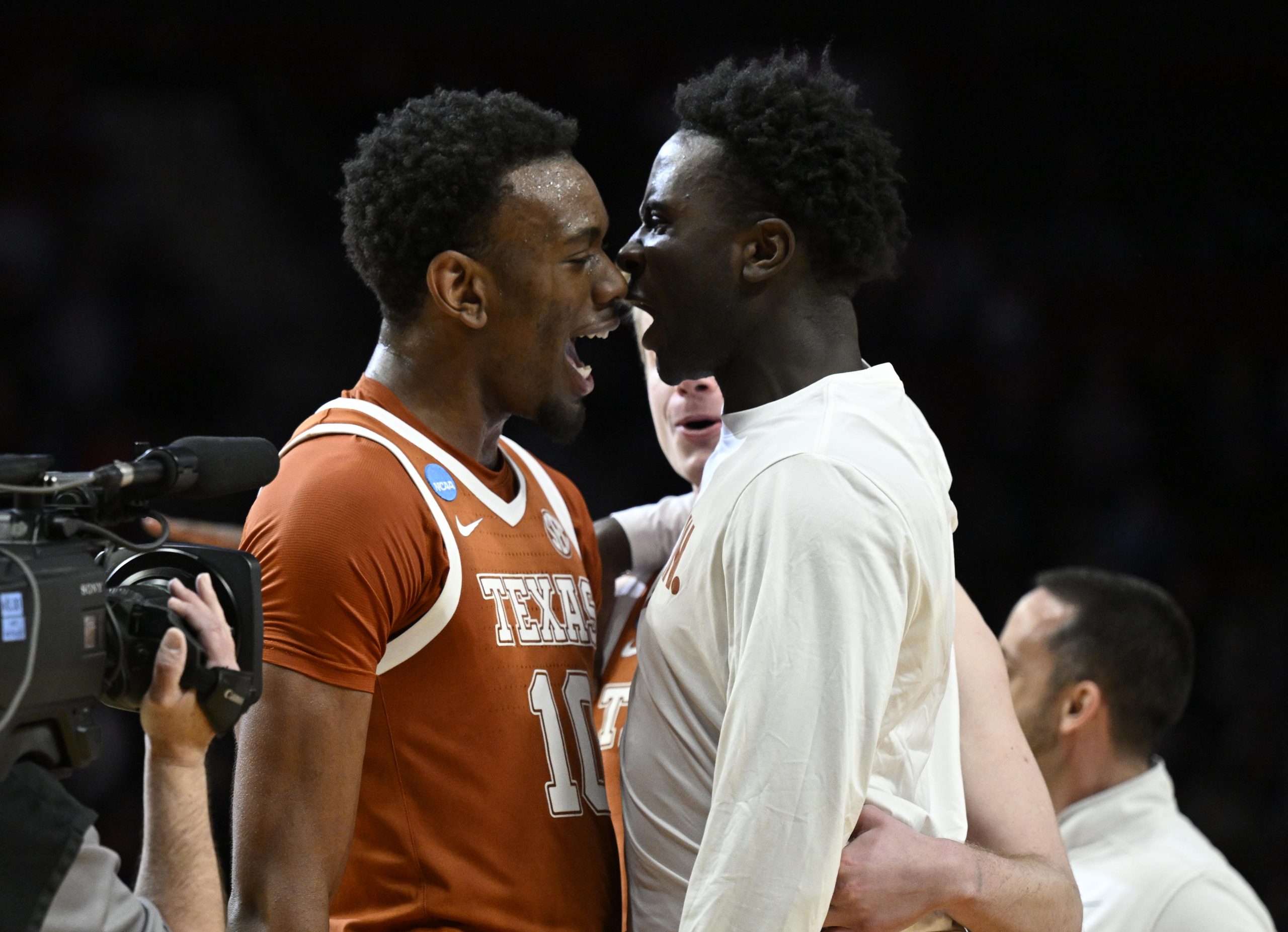 疯狂三月甜蜜16强：AI预测德克萨斯vs普渡，深度解析投注策略