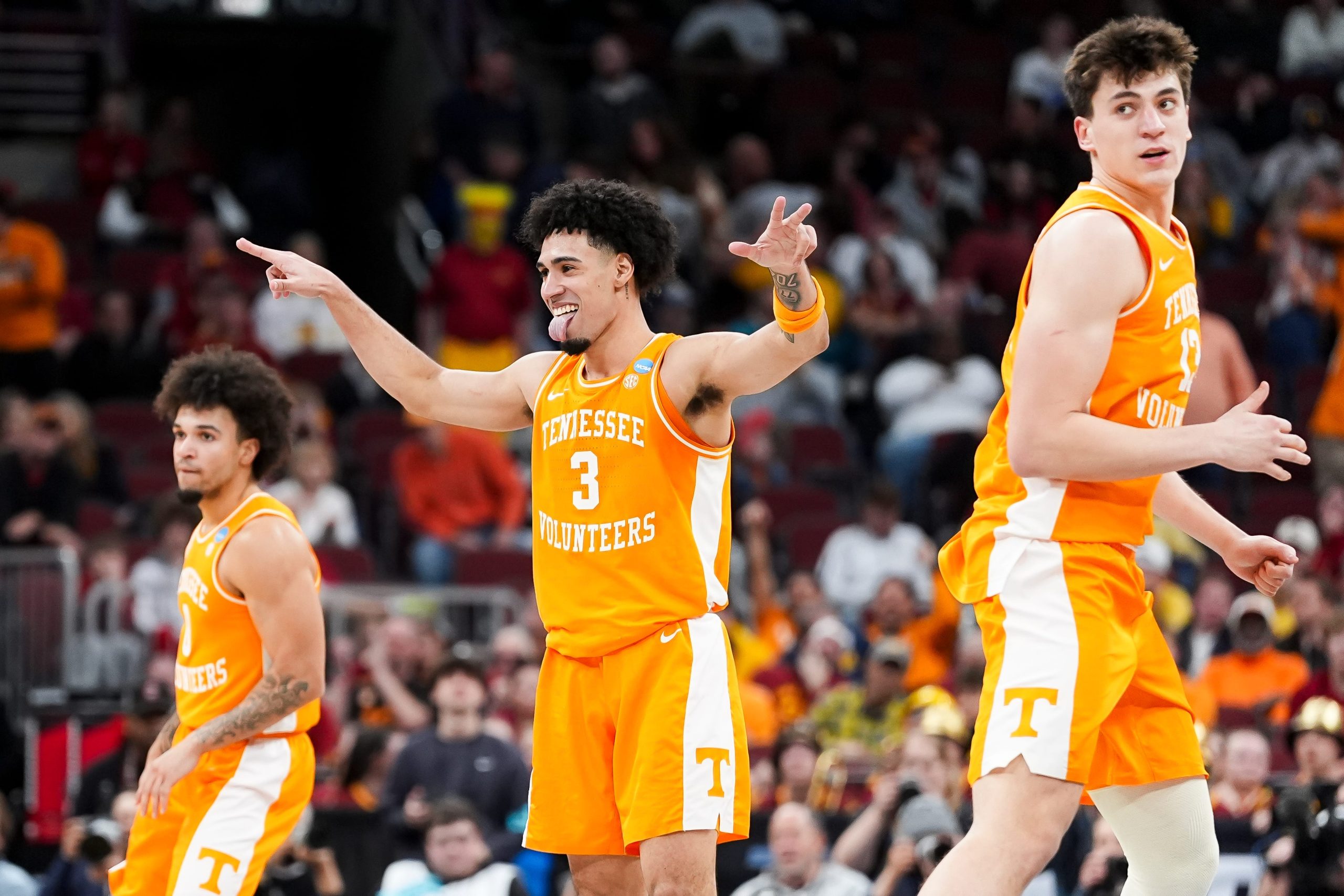 NCAA精英八强：密歇根大学vs田纳西大学，谁能杀入最终四强？