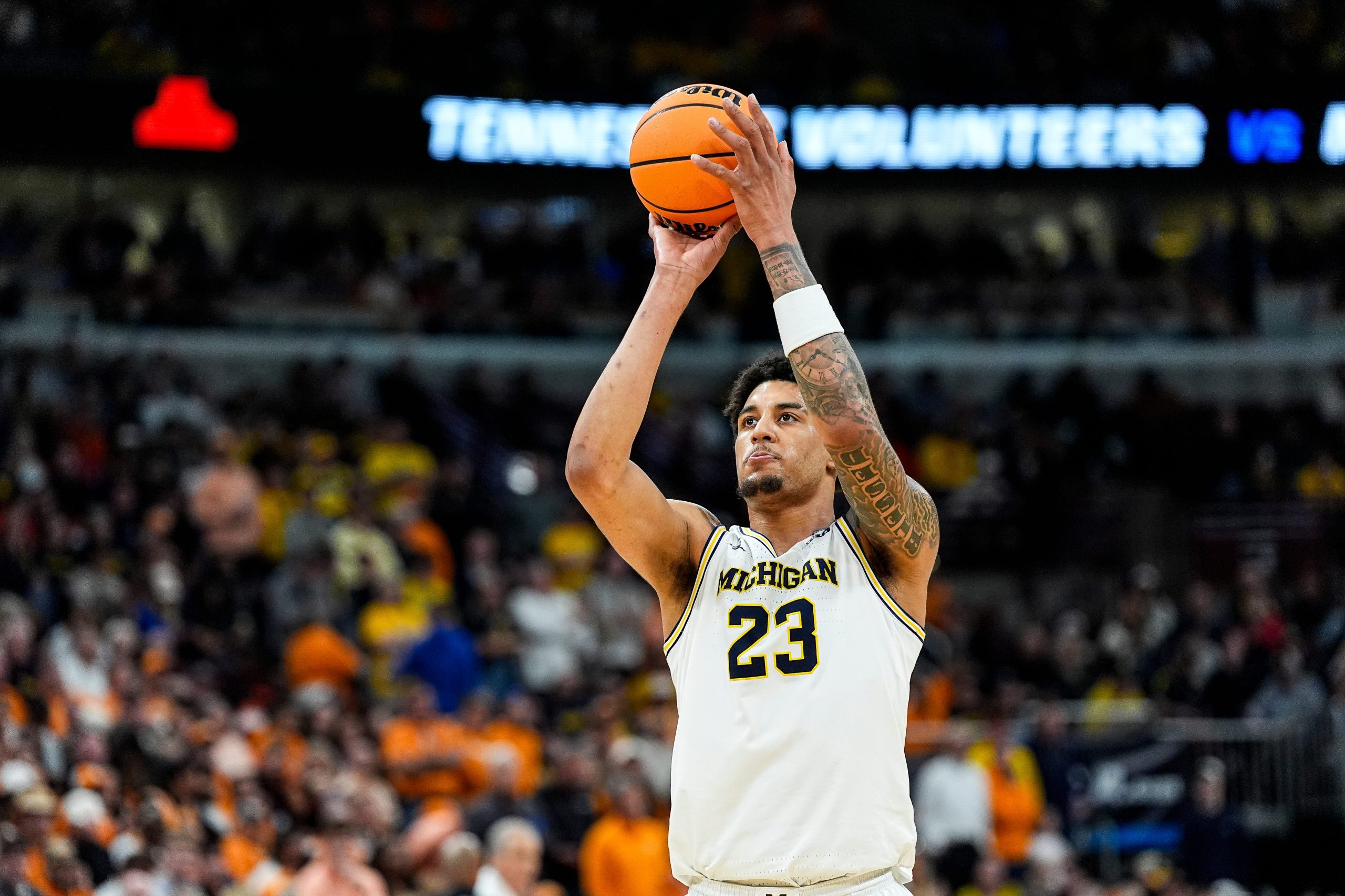 2026 NCAA最终四强赔率剧变:密歇根逆袭亚利桑那,康涅狄格稳步上升 2026 NCAA最终四强赔率剧变:密歇根逆袭亚利桑那,康涅狄格稳步上升