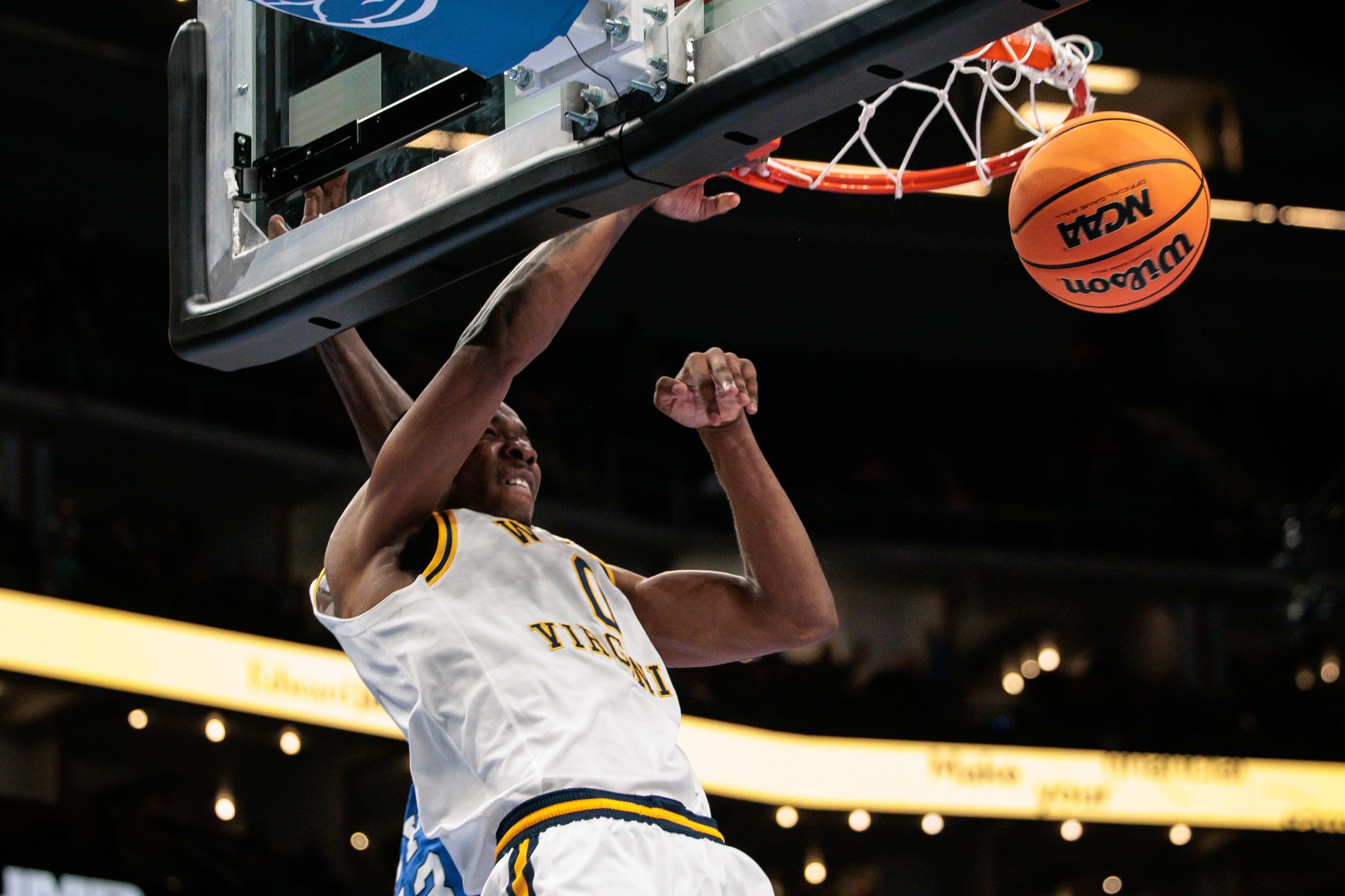 NCAA男篮半决赛:西弗吉尼亚VS克雷顿,防守制胜,盘口深度解析 NCAA男篮半决赛:西弗吉尼亚VS克雷顿,防守制胜,盘口深度解析