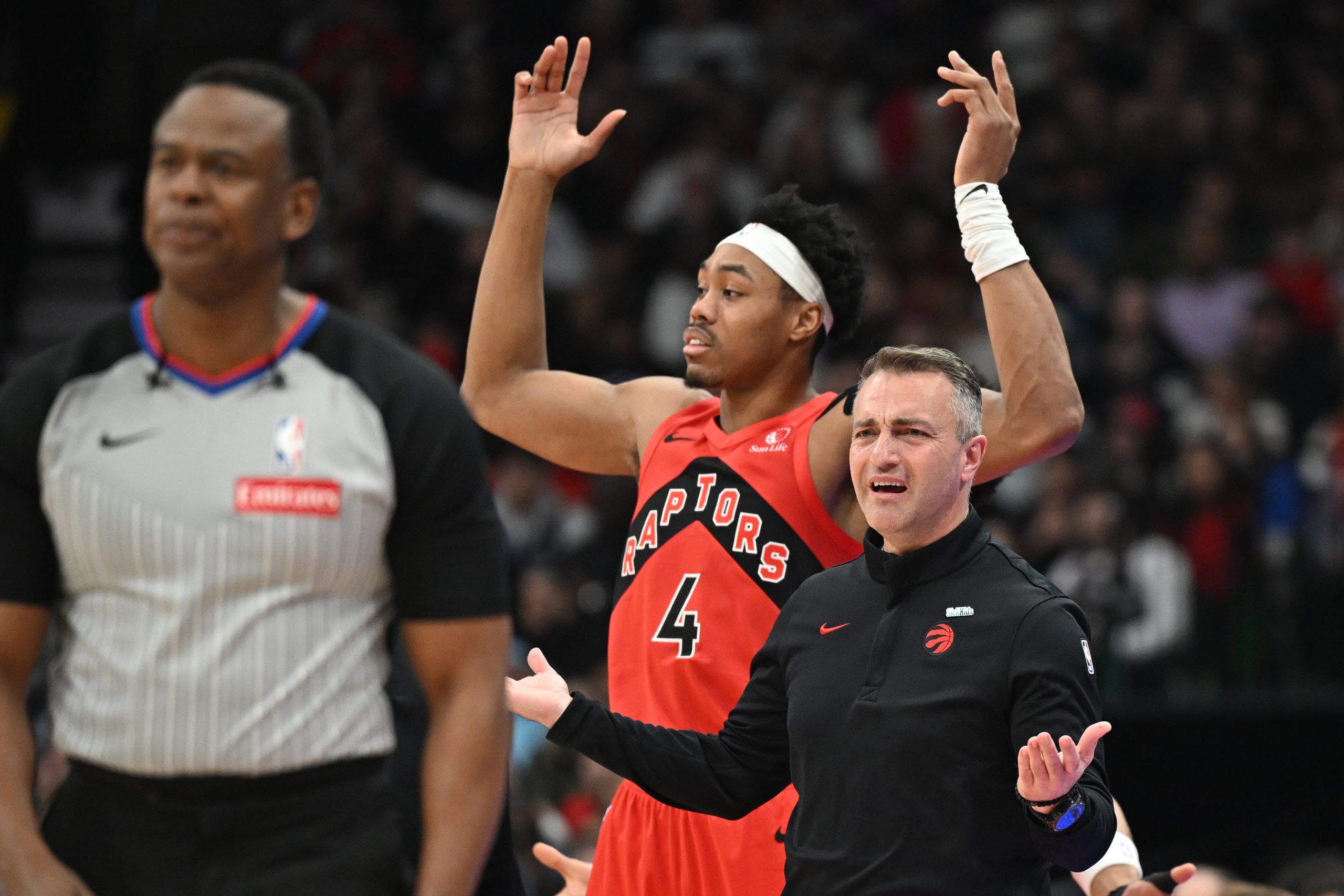 猛龙VS热火：季后赛关键战，主场优势能否擒下热火？