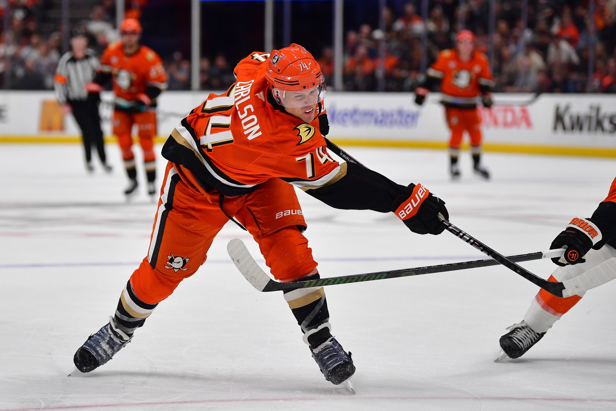 NHL冰球前瞻:阿纳海姆鸭队主场迎战纳什维尔掠夺者,谁能破局? NHL冰球前瞻:阿纳海姆鸭队主场迎战纳什维尔掠夺者,谁能破局?