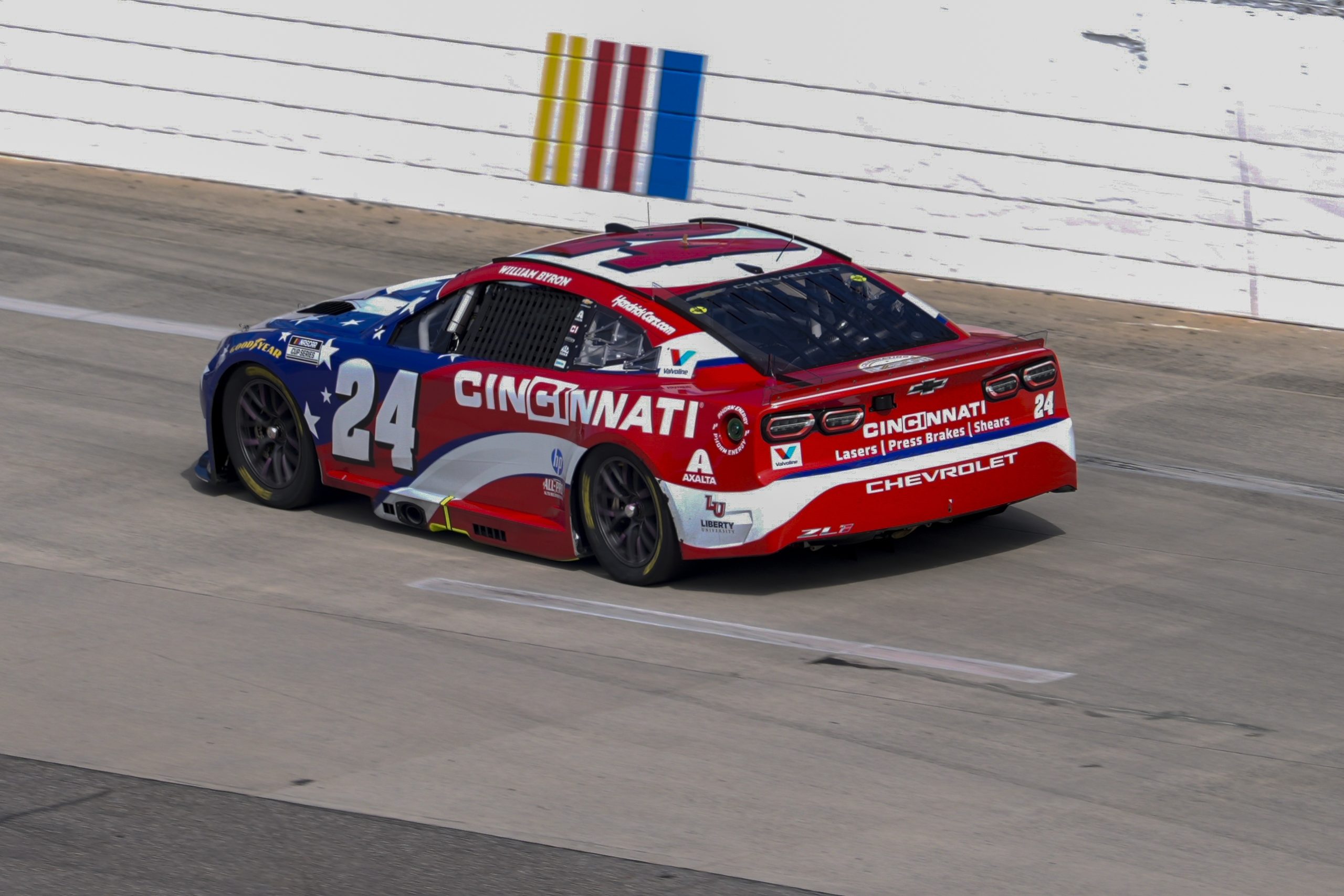 NASCAR布里斯托尔站DFS：百万大奖争夺战，专家阵容深度解析