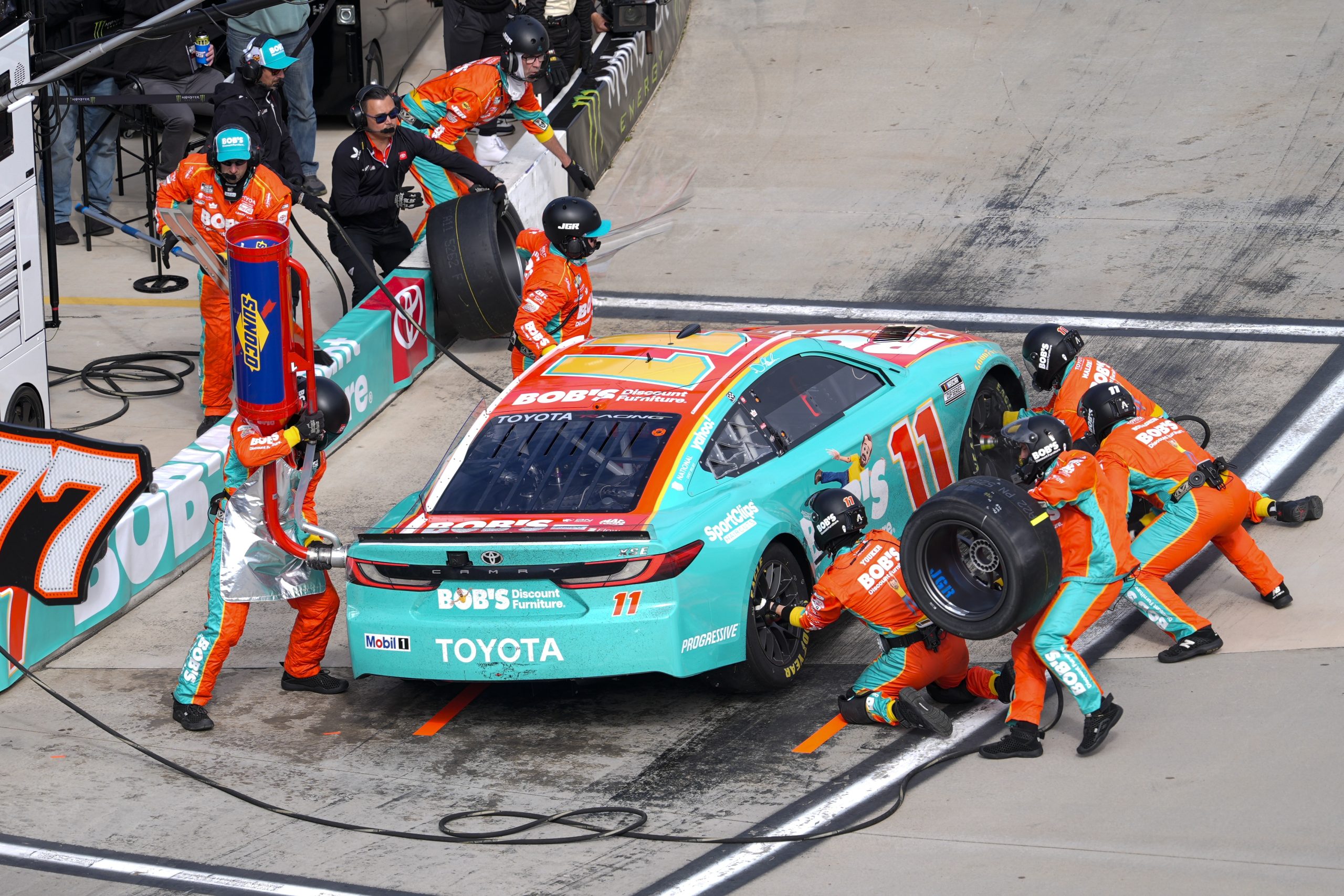 NASCAR布里斯托尔500:疯狂赛道上的博弈与机会 NASCAR布里斯托尔500:疯狂赛道上的博弈与机会