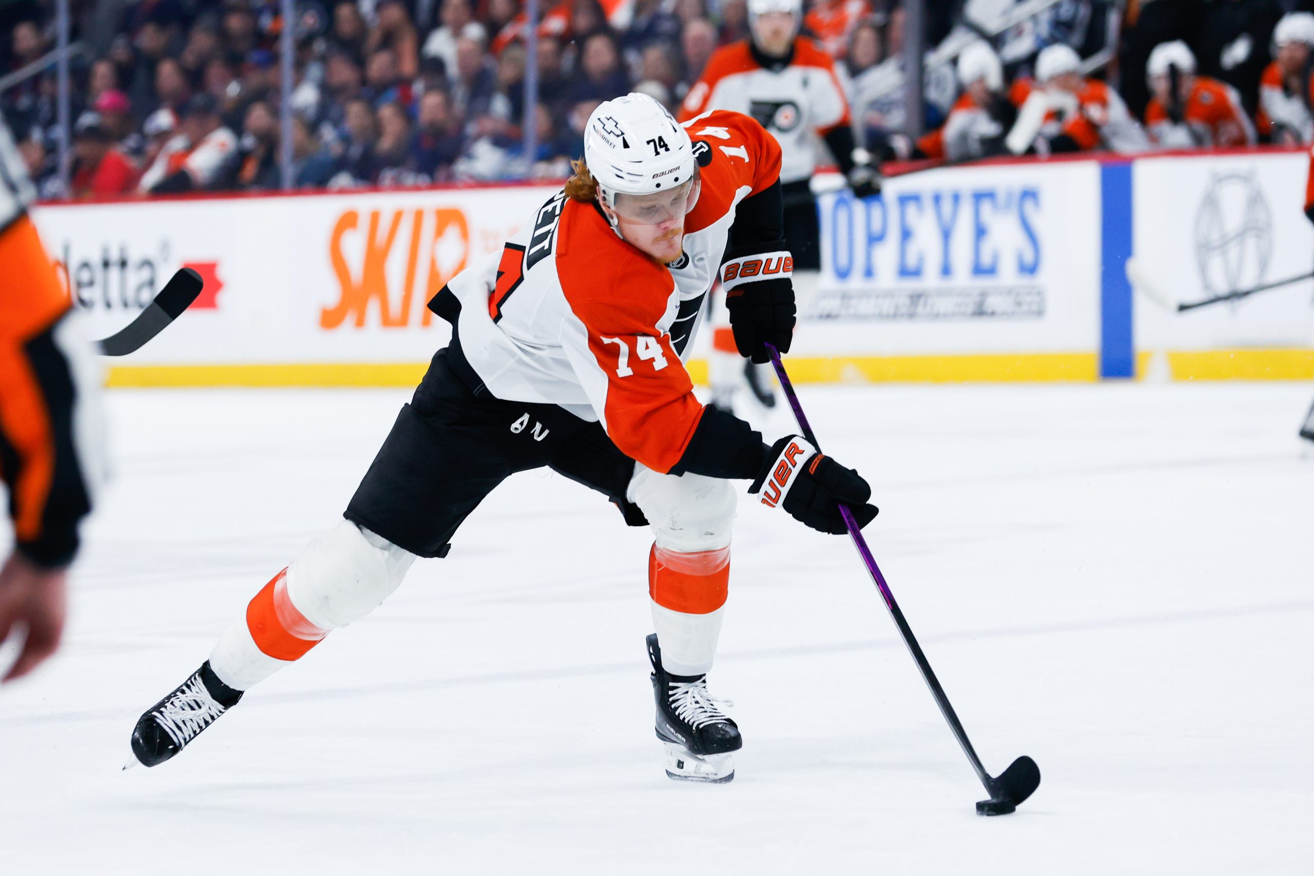 NHL东部焦点战：飓风客场挑战飞人，季后赛席位争夺白热化