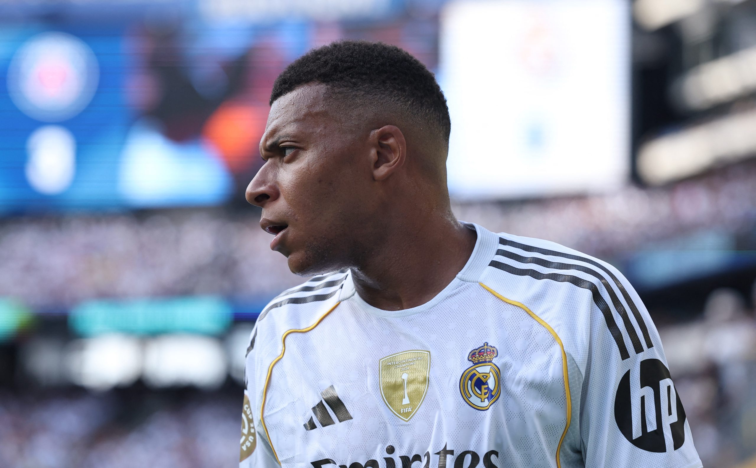 欧冠淘汰赛：阿森纳拜仁主场迎战，AI模型深度解析