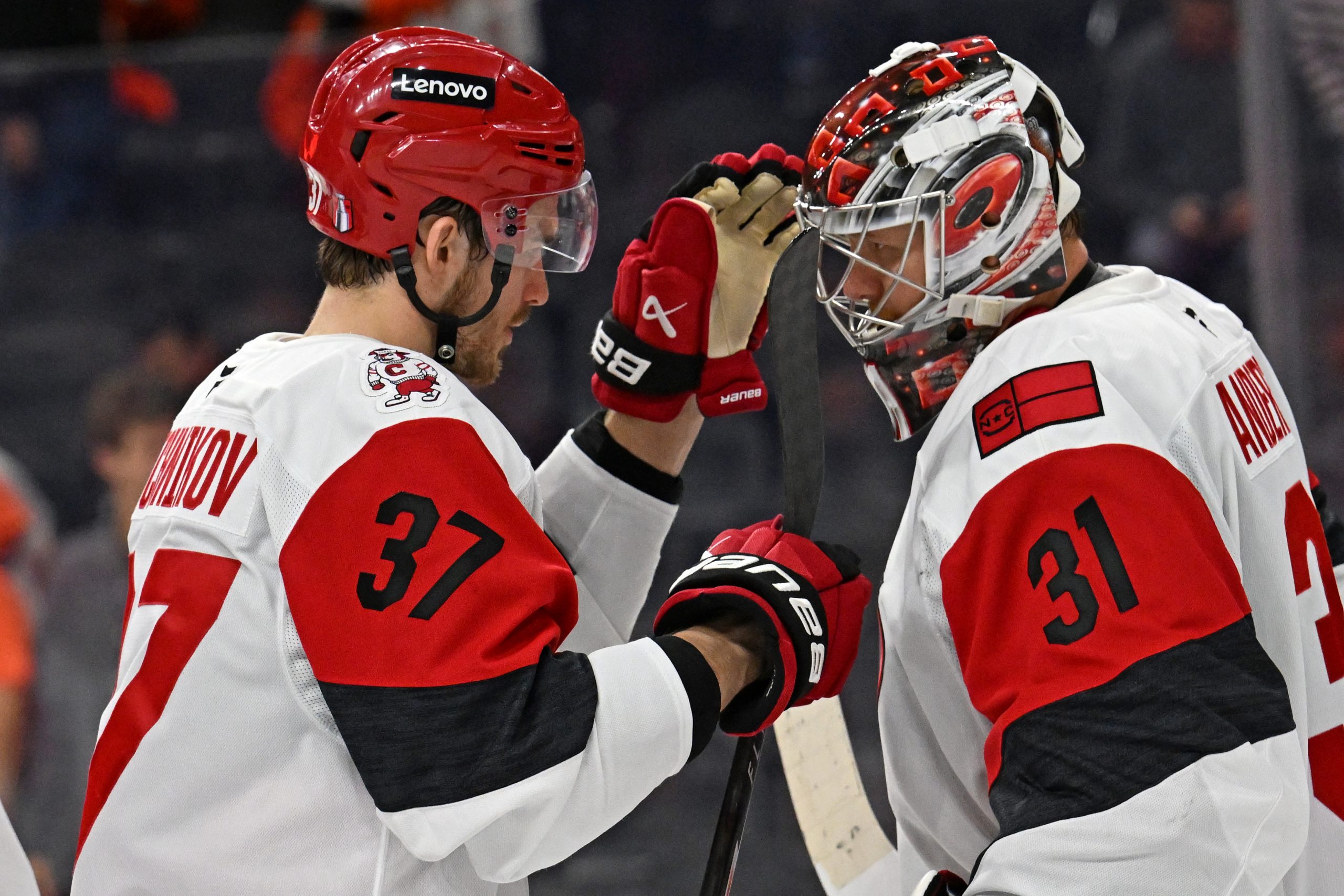NHL东决G4前瞻:飓风势不可挡欲横扫,总进球数与关键球员深度解析 NHL东决G4前瞻:飓风势不可挡欲横扫,总进球数与关键球员深度解析
