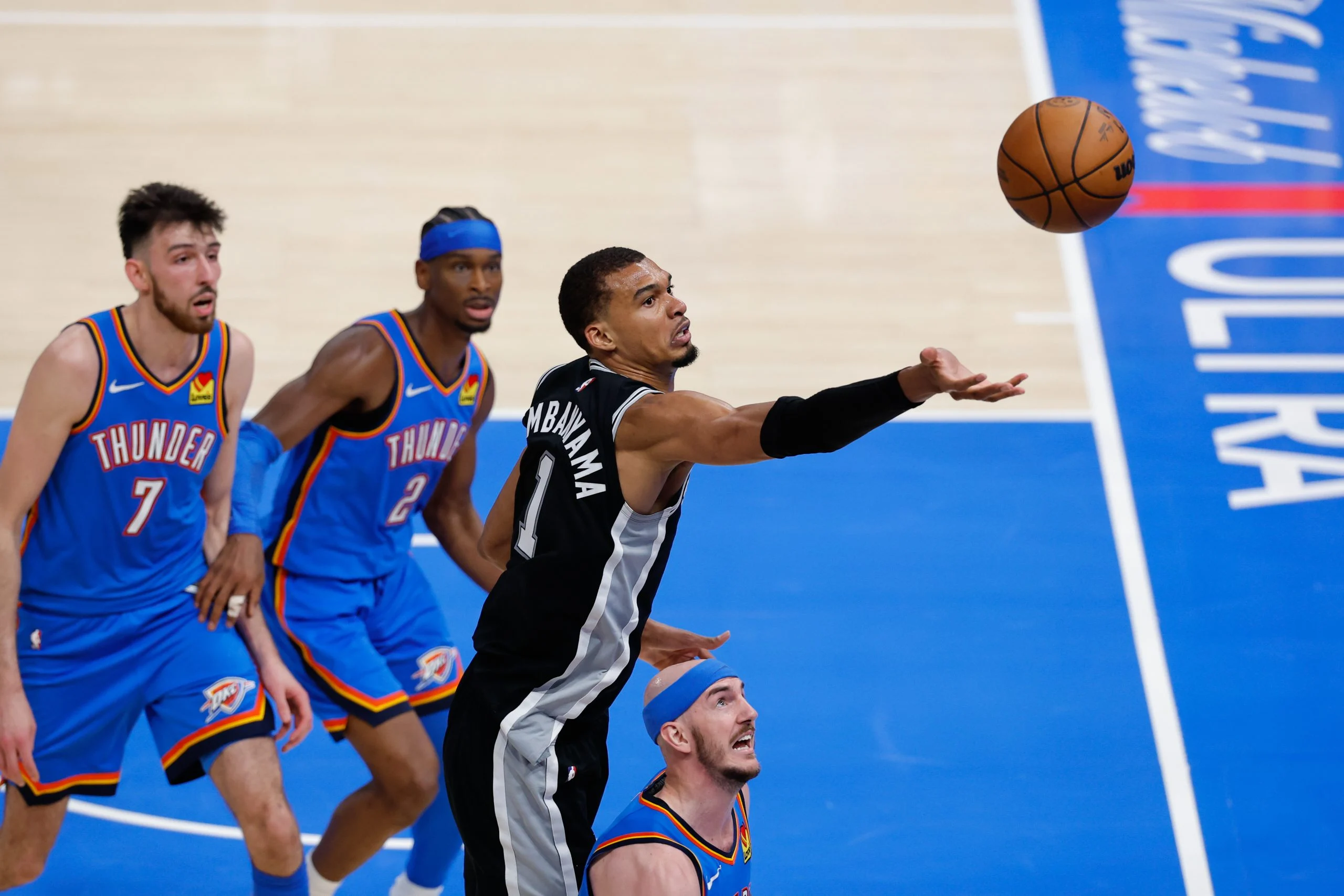 NBA西部决赛G2:马刺雷霆大战,文班亚马与SGA数据深度解析 NBA西部决赛G2:马刺雷霆大战,文班亚马与SGA数据深度解析