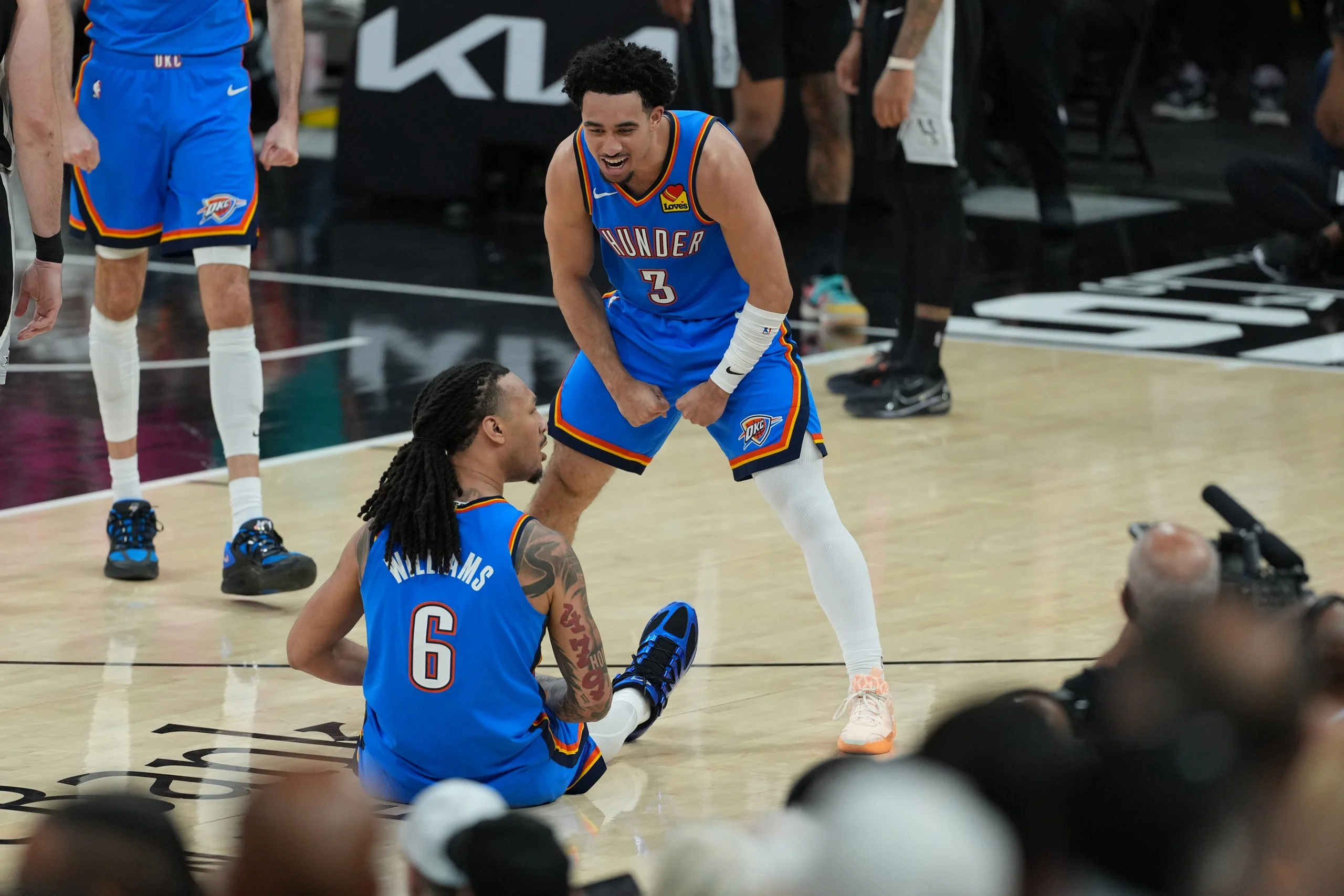 NBA季后赛：雷霆vs马刺G4前瞻，横扫在即？赔率深度分析