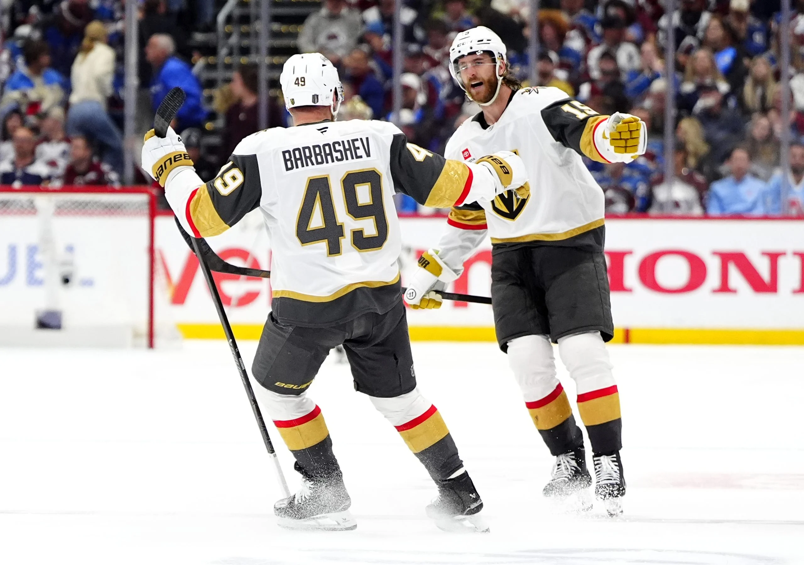 NHL西部决赛G3:雪崩命悬一线,金骑士主场能否再下一城? NHL西部决赛G3:雪崩命悬一线,金骑士主场能否再下一城?