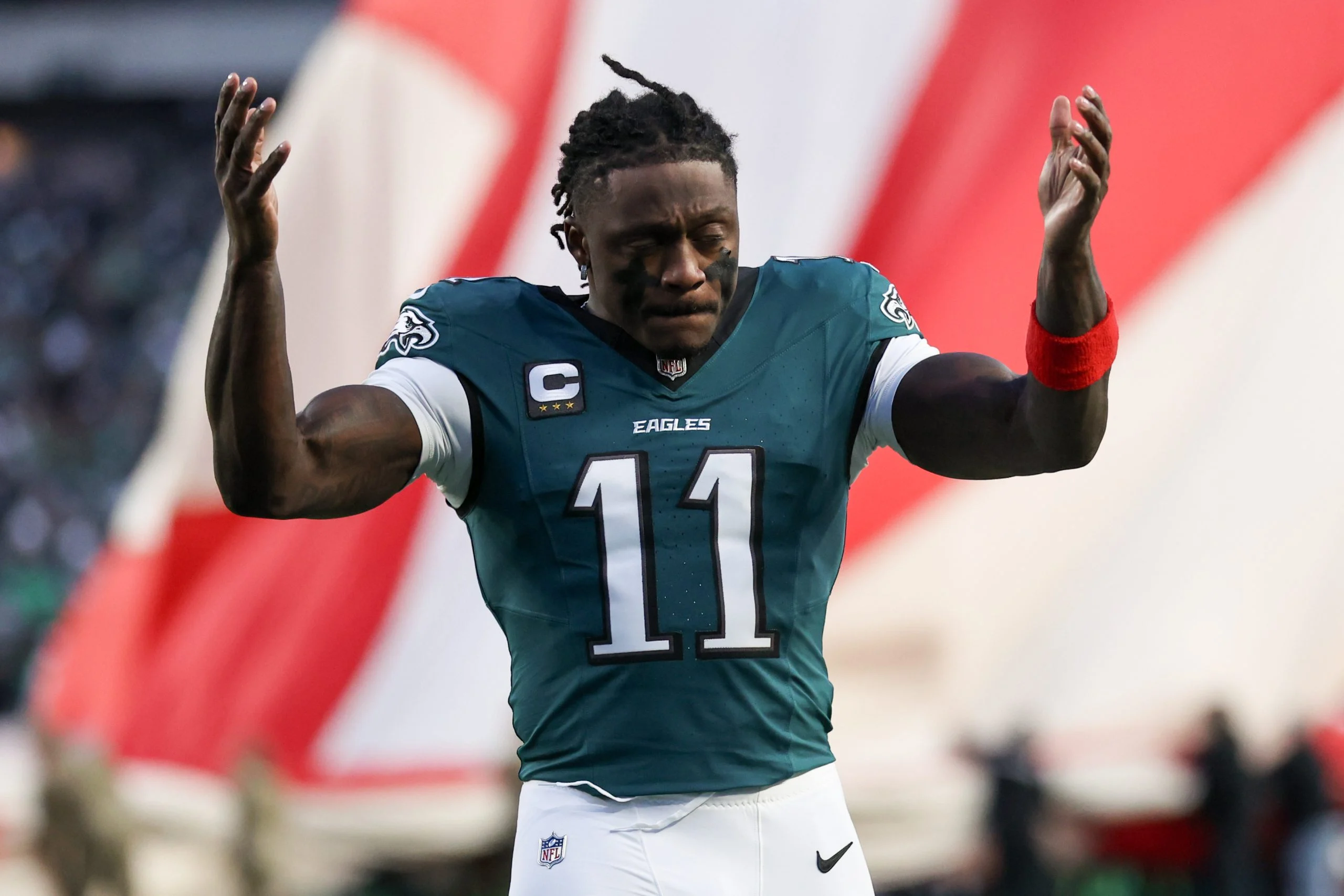 NFL重磅交易:爱国者喜迎AJ布朗,超级碗赔率飙升 NFL重磅交易:爱国者喜迎AJ布朗,超级碗赔率飙升