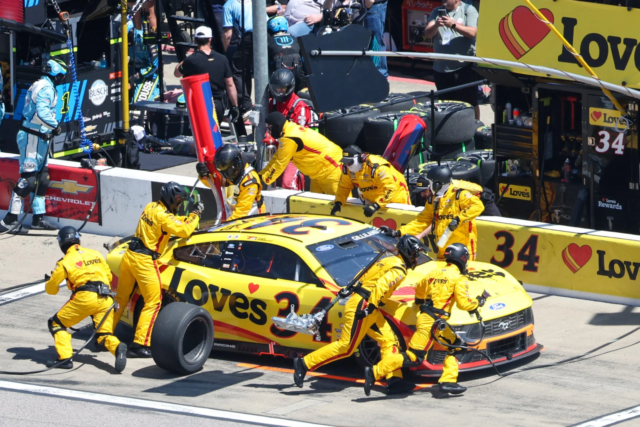 NASCAR丰田/赛马特350：资深分析师揭秘三大H2H价值投注