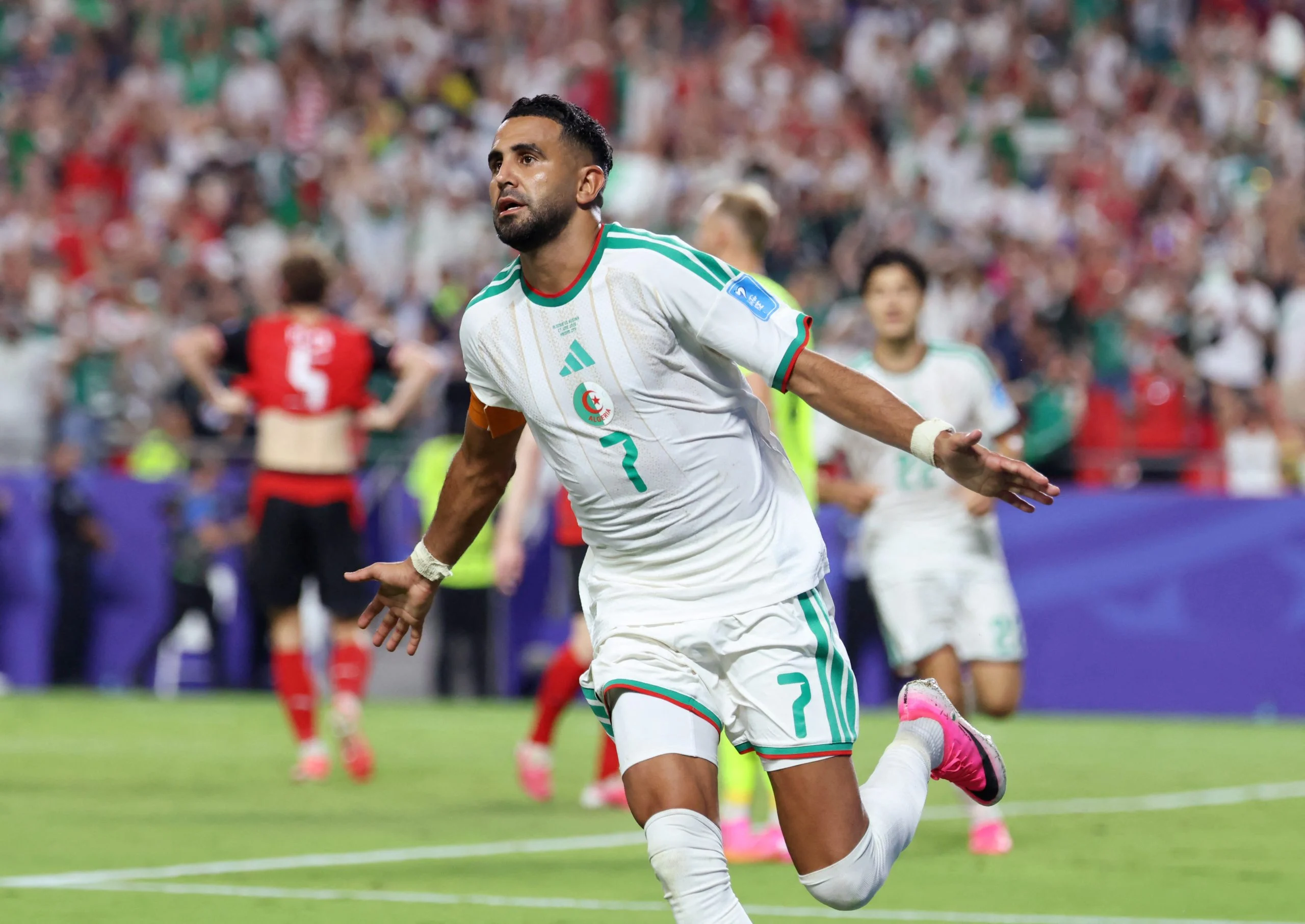 世界杯淘汰赛:阿尔及利亚对阵瑞士,冷门与大球机会深度分析 世界杯淘汰赛:阿尔及利亚对阵瑞士,冷门与大球机会深度分析