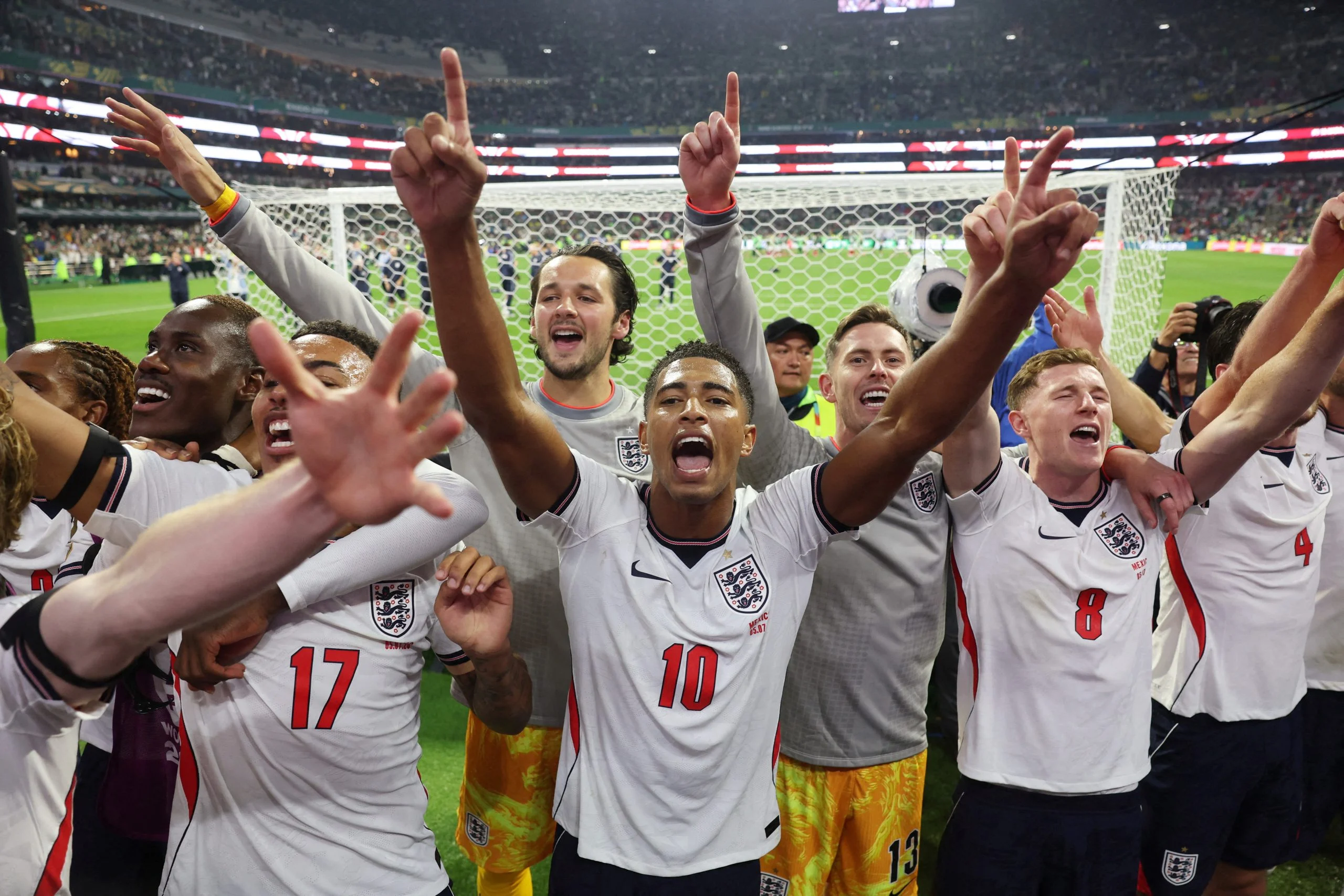 世界杯八强：英格兰vs挪威前瞻——防线隐忧与狂野攻势的碰撞