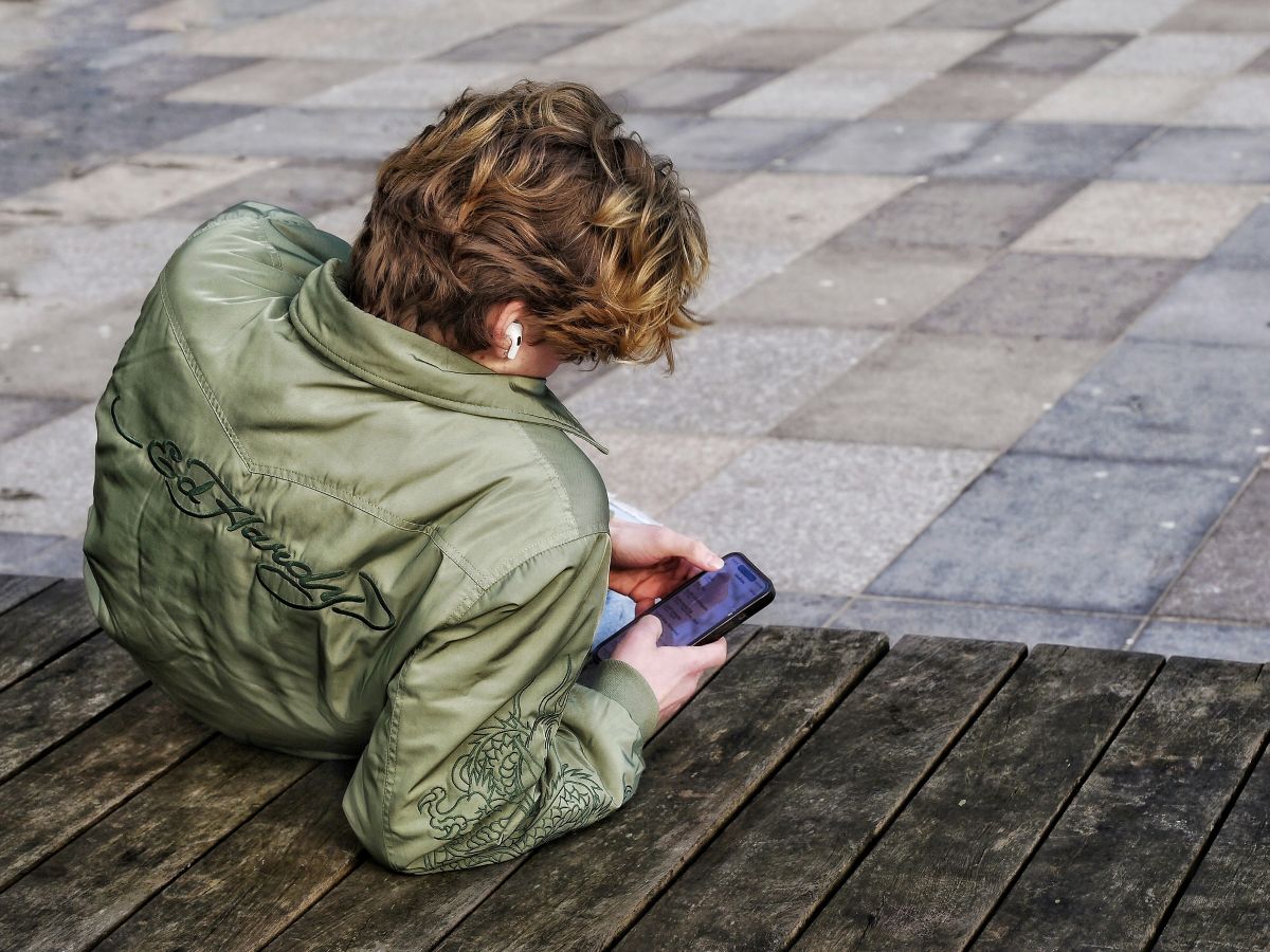 纽约州重拳出击：霍楚尔州长提案严管未成年人游戏消费与网络隐私
