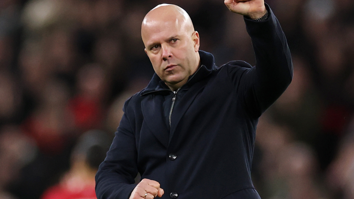 斯洛特帅位告急：阿隆索阴影笼罩安菲尔德，利物浦能否走出低谷？