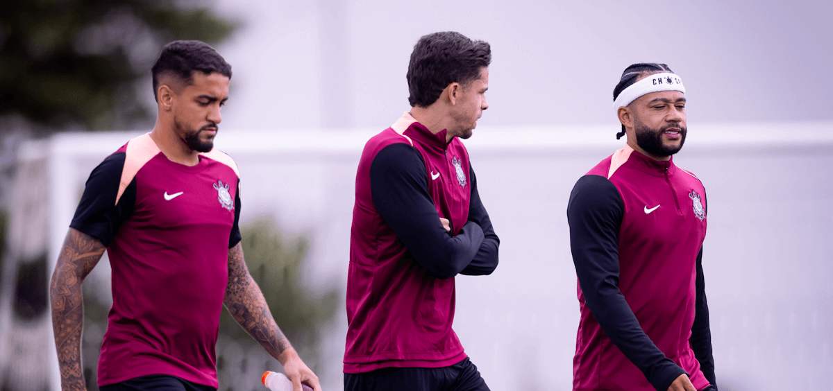 巴甲宿敌对决：桑托斯vs科林蒂安，谁能抢占保利斯塔开门红？